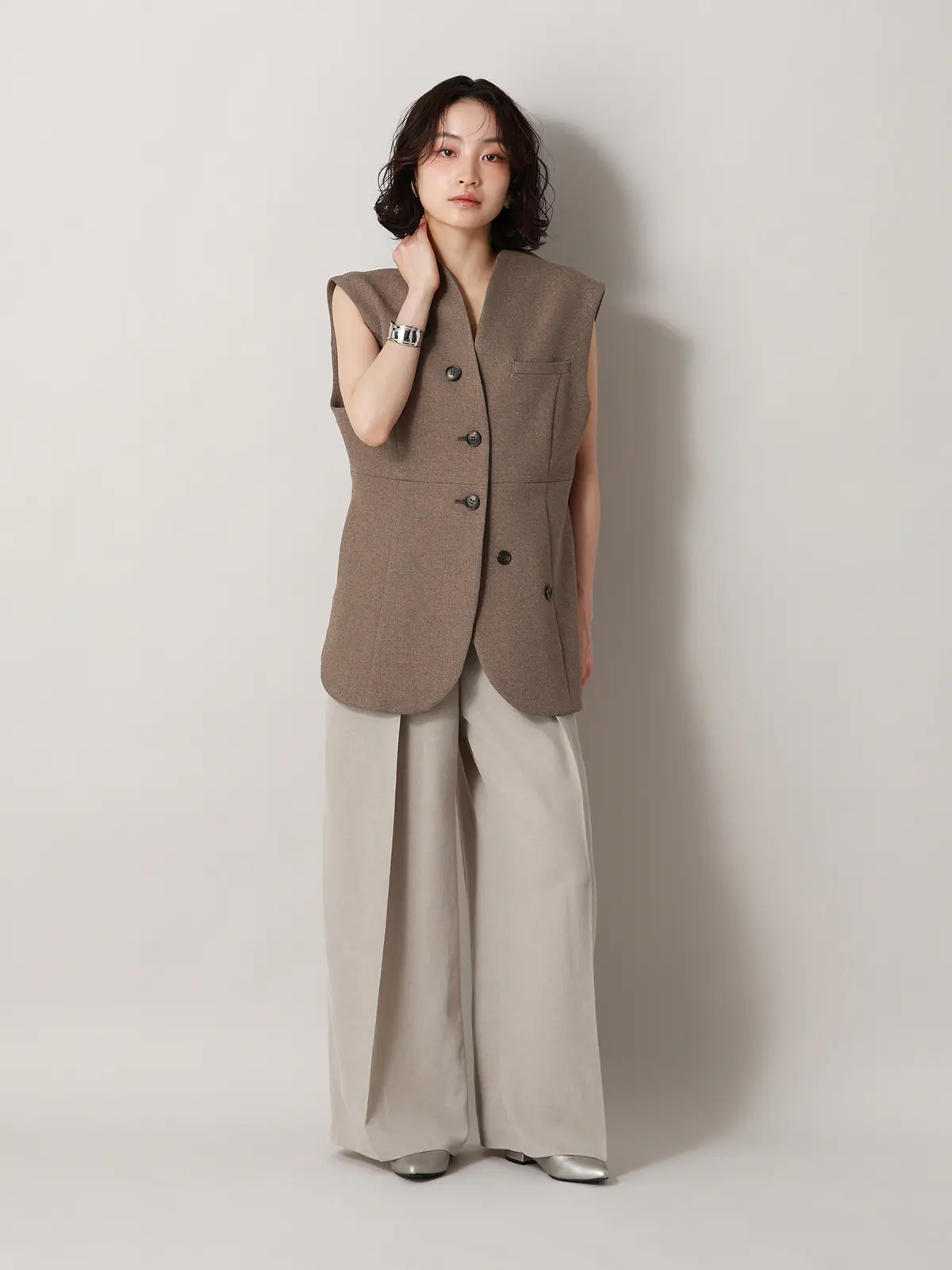 【2／23　23:59までWEB先行販売中】CIS．／タックワイドパンツ／無地 ベージュ 34(5号）