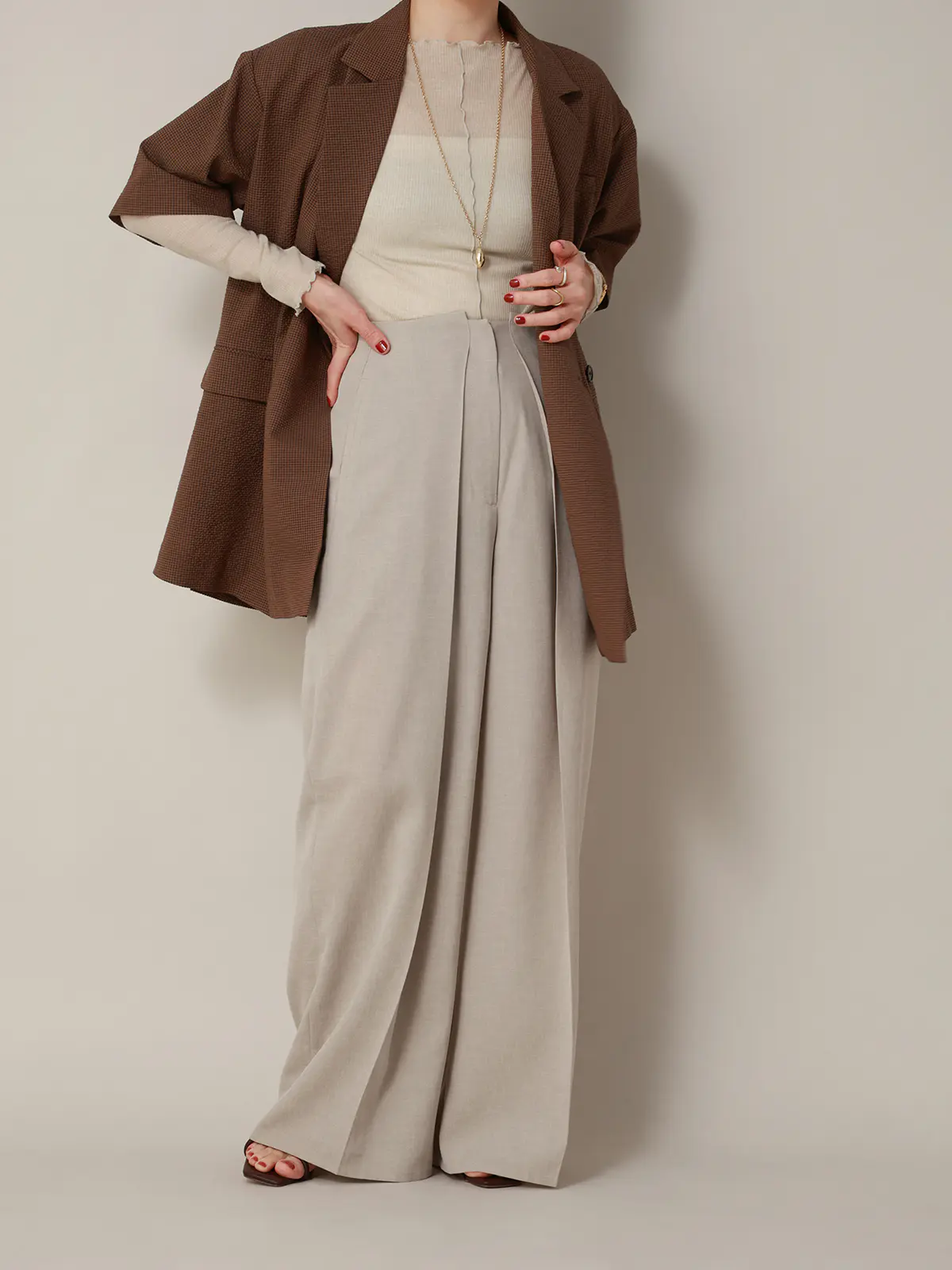 【2／23　23:59までWEB先行販売中】CIS．／タックワイドパンツ／無地 ベージュ 34(5号）