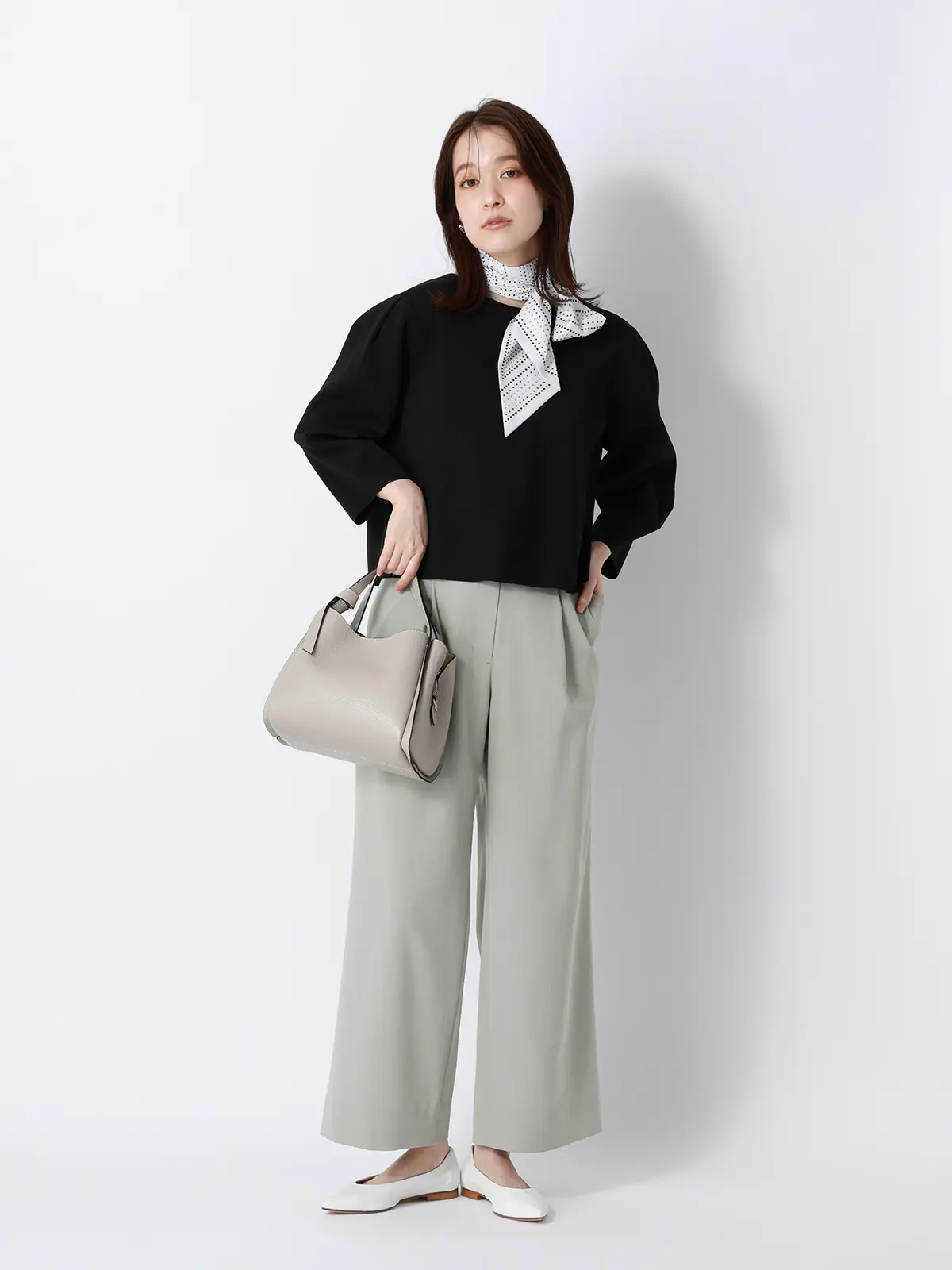 CHANTOWA／タックワイドパンツ／ウォッシャブル／接触冷感／リネンライクポリエステル／無地 グリーン 40(11号）