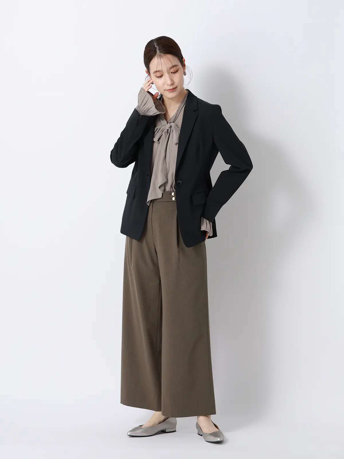 CHANTOWA／タックワイドパンツ／ウォッシャブル／接触冷感／リネンライクポリエステル／無地 カーキ 36(7号）