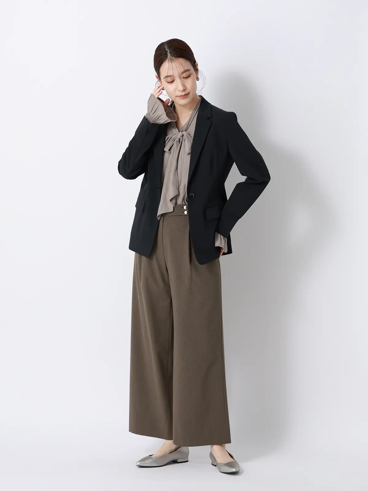 CHANTOWA／タックワイドパンツ／ウォッシャブル／接触冷感／リネンライクポリエステル／無地 カーキ 36(7号）