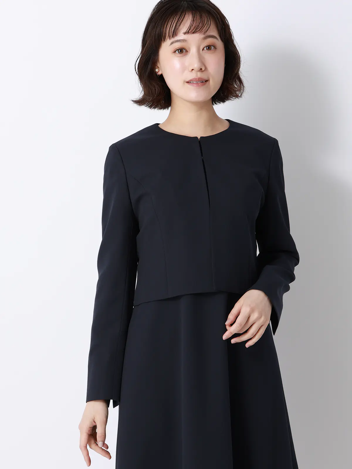WEB限定／ジャケット＆ワンピースセットアップ／ノーカラー／ウォッシャブル／フォーマル／無地 ネイビー 36(7号）