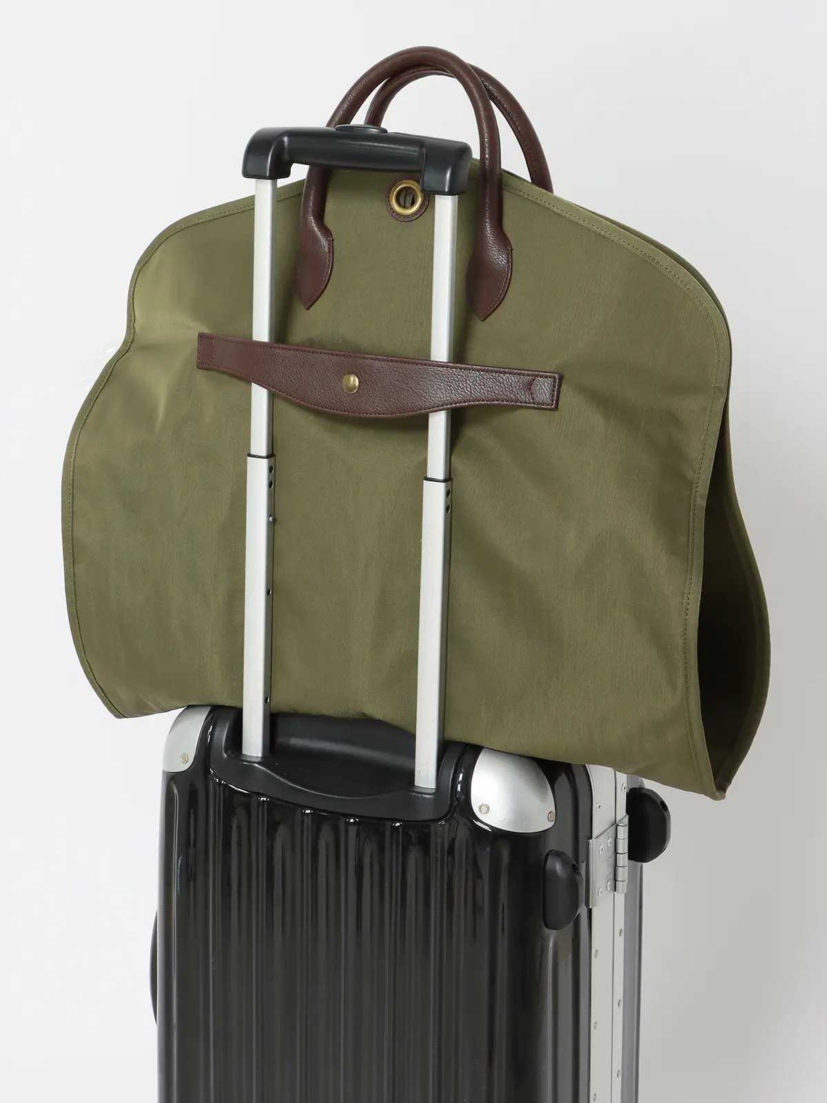 ガーメントバッグ/ナイロン カーキ F