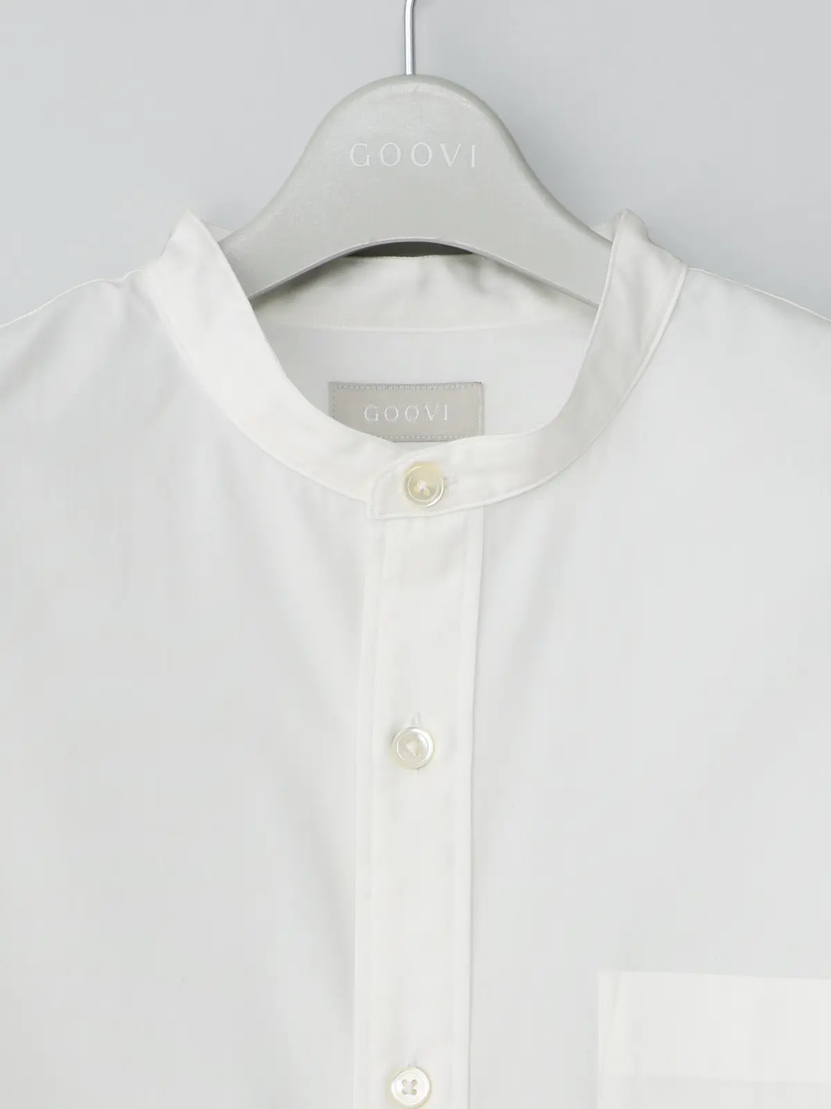 GOOVI／バンドカラーシャツ／長袖／ウォッシャブル／ポリエステルコットンブロード／無地 ホワイト 1