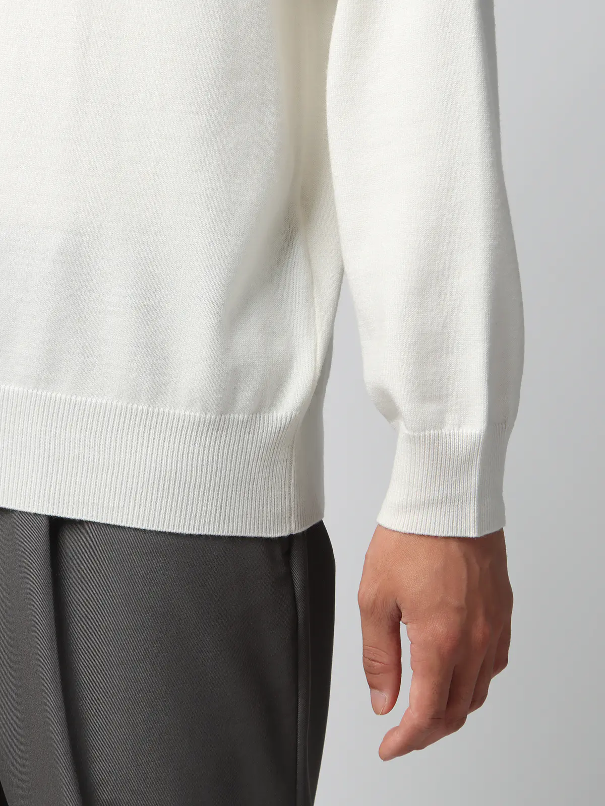 オフィニット／タートルネックニット／ウォッシャブル／ウールブレンド天竺／無地／COMMUTECH オフホワイト LL