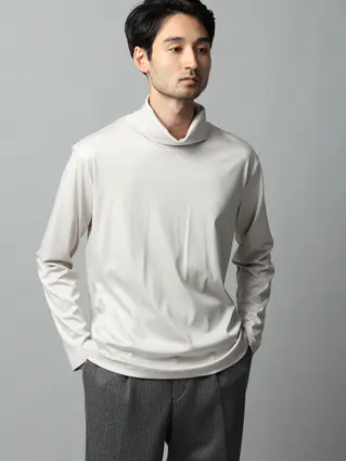 タートルネックTシャツ