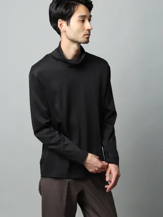 タートルネックTシャツ