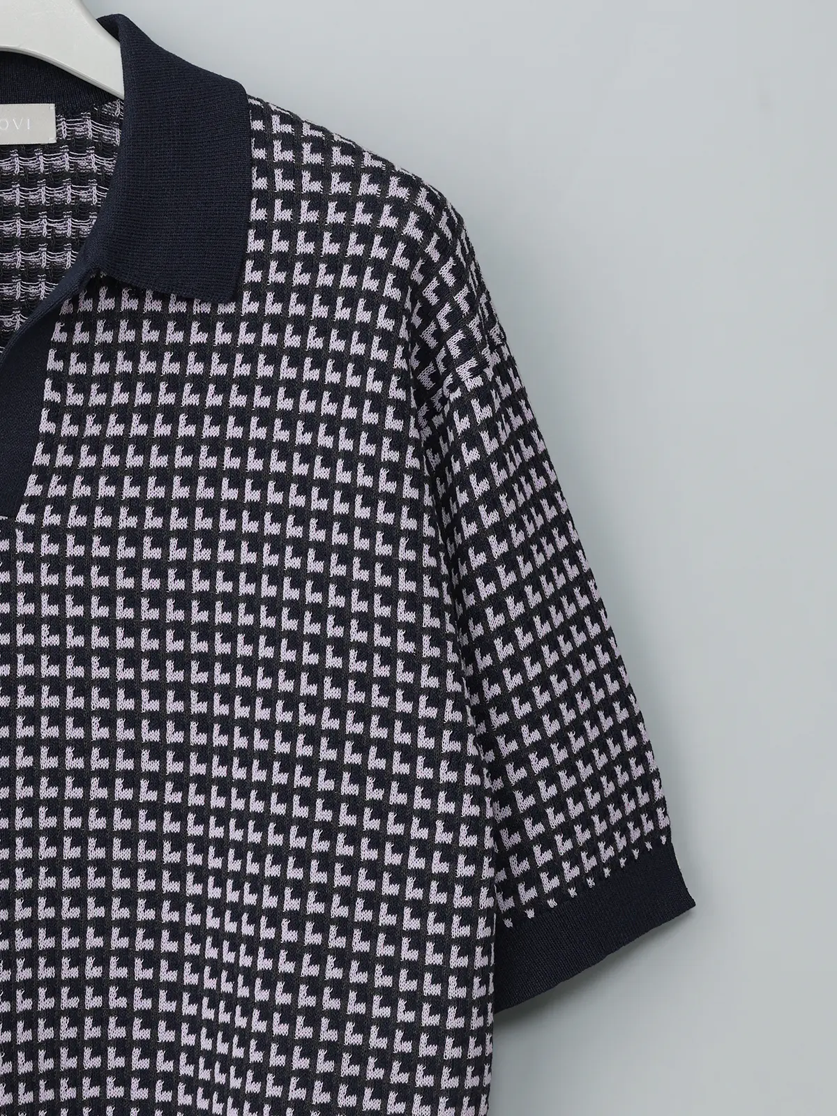 GOOVI／スキッパーポロニット／半袖／ウォッシャブル／和紙ブレンドプレーティング／ジオメトリック ネイビー 1