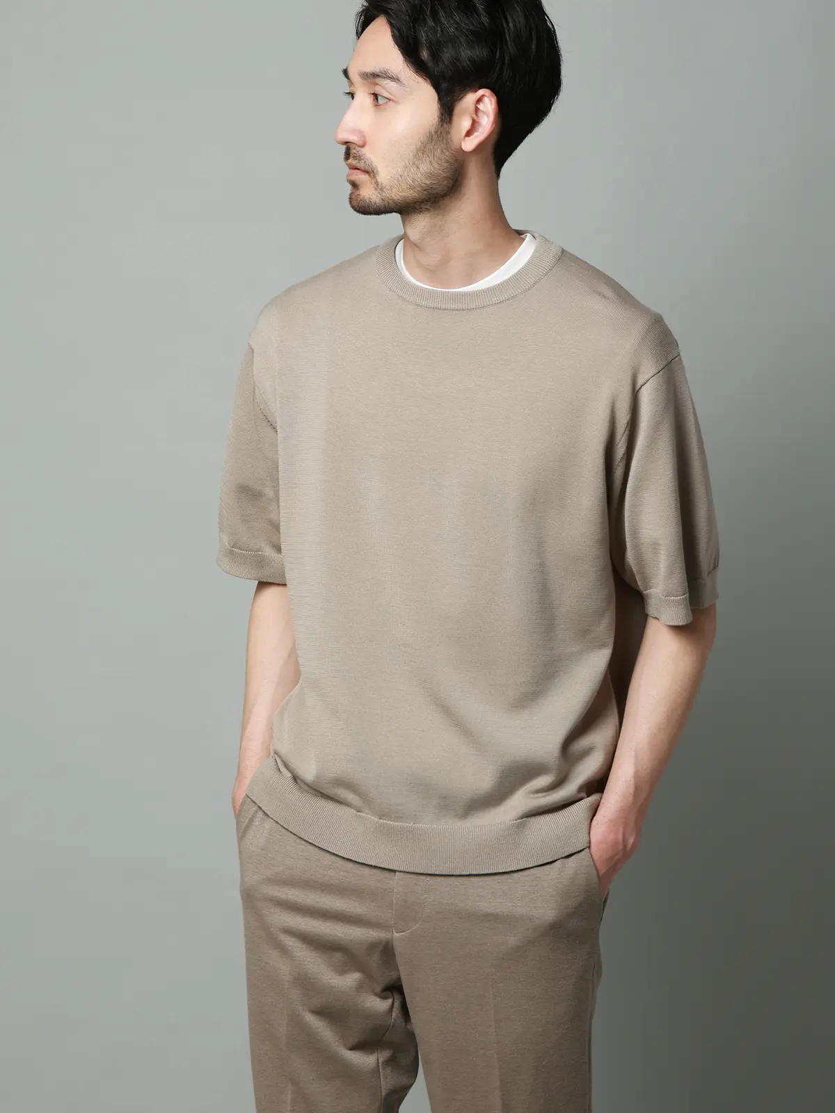 クルーネックニット／半袖／ウォッシャブル／強撚コットンアクリル天竺／無地 グレージュ S