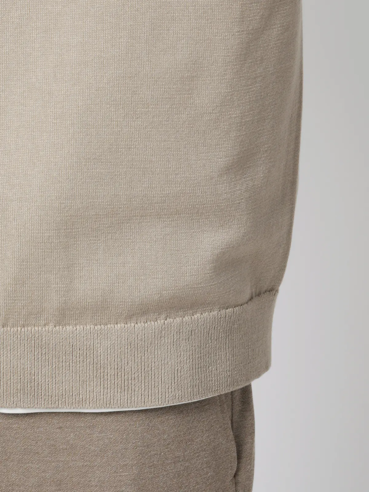 クルーネックニット／半袖／ウォッシャブル／強撚コットンアクリル天竺／無地 グレージュ S