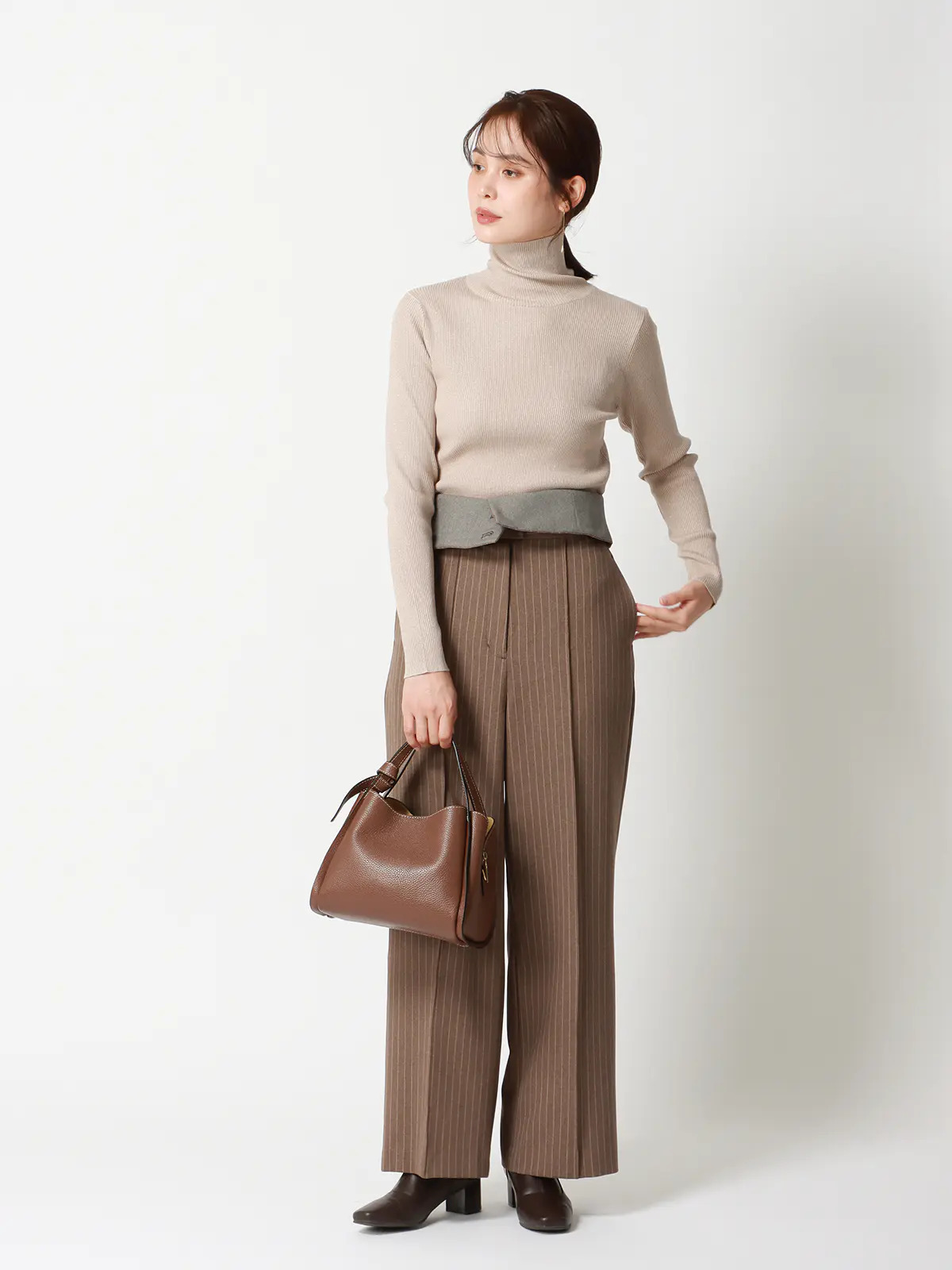 ハイネックラメリブニット／長袖／ウォッシャブル／強撚レーヨンポリエステル／無地 ベージュ 38(9号）