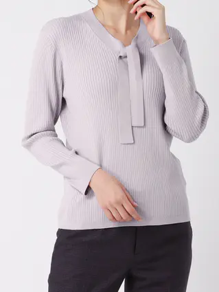 ボウタイプルオーバーニット