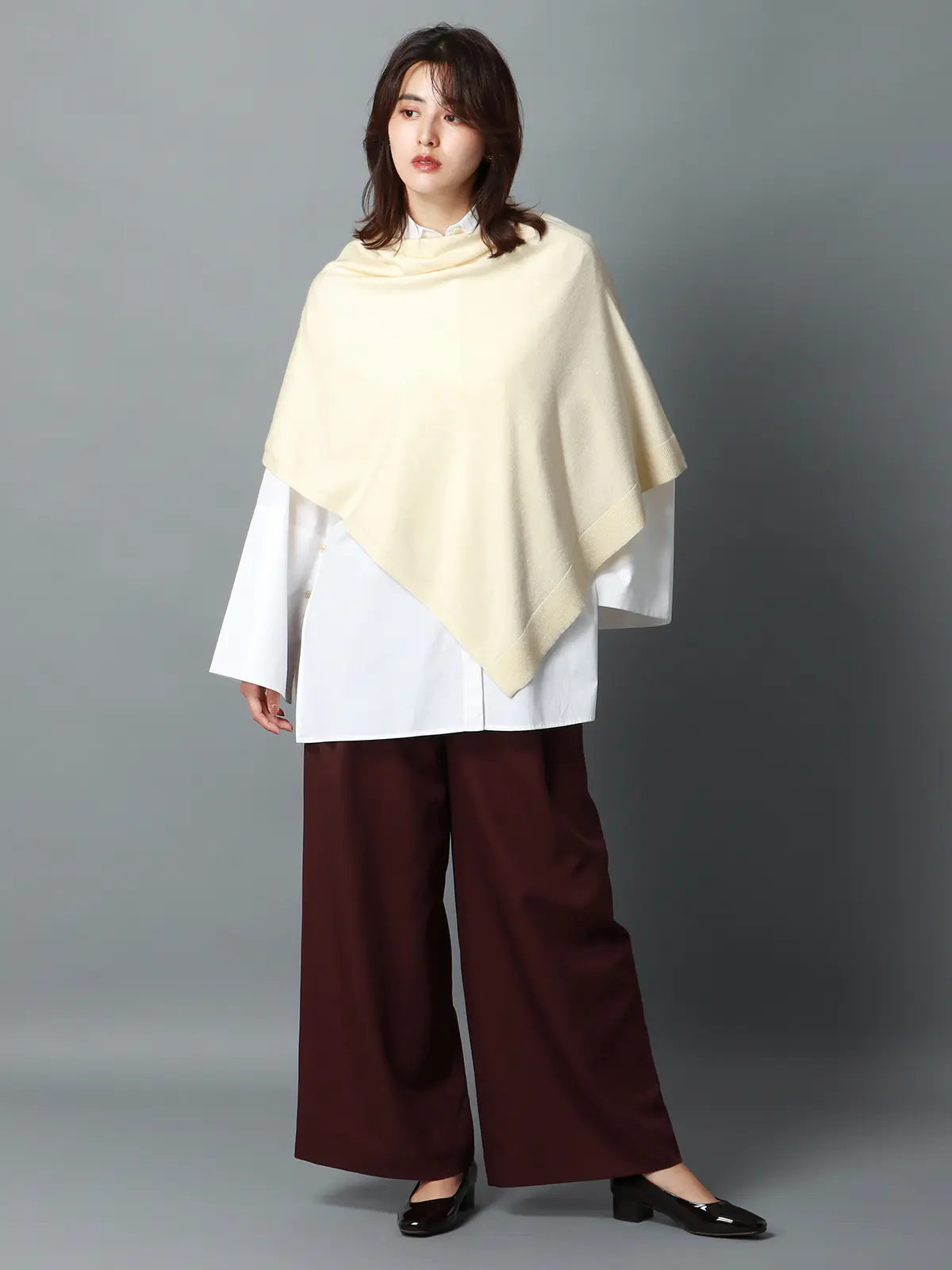 【9／5～WEB先行販売スタート！】CIS．／フリルカフタートルニット＆ケープ／ウォッシャブル／無地 ホワイト系 36(7号）