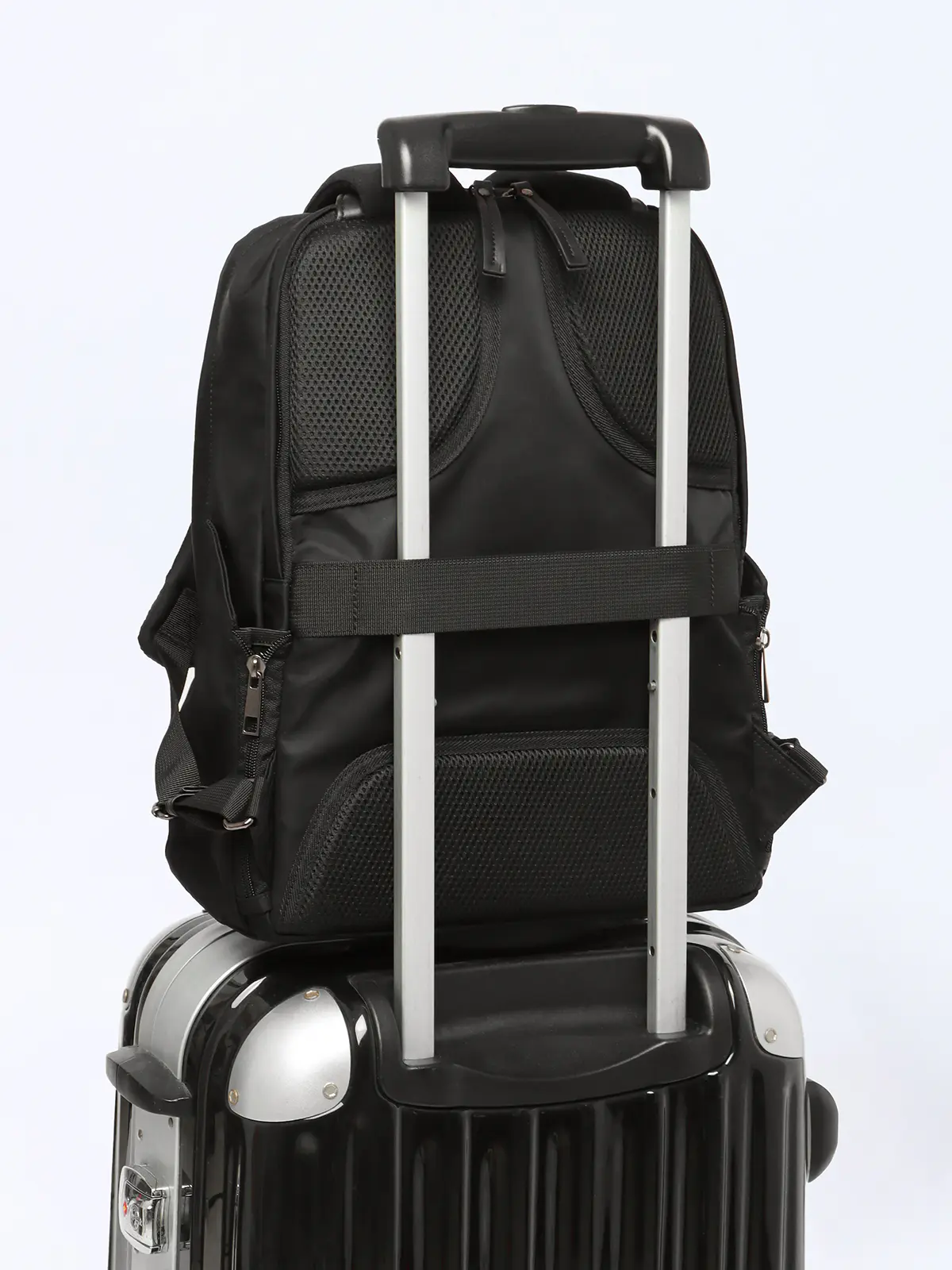 ＃コンプリュック／撥水／ナイロン／ミニポーチ付き ブラック F