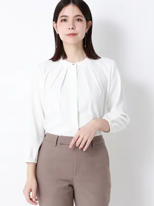 フロントタックブラウス