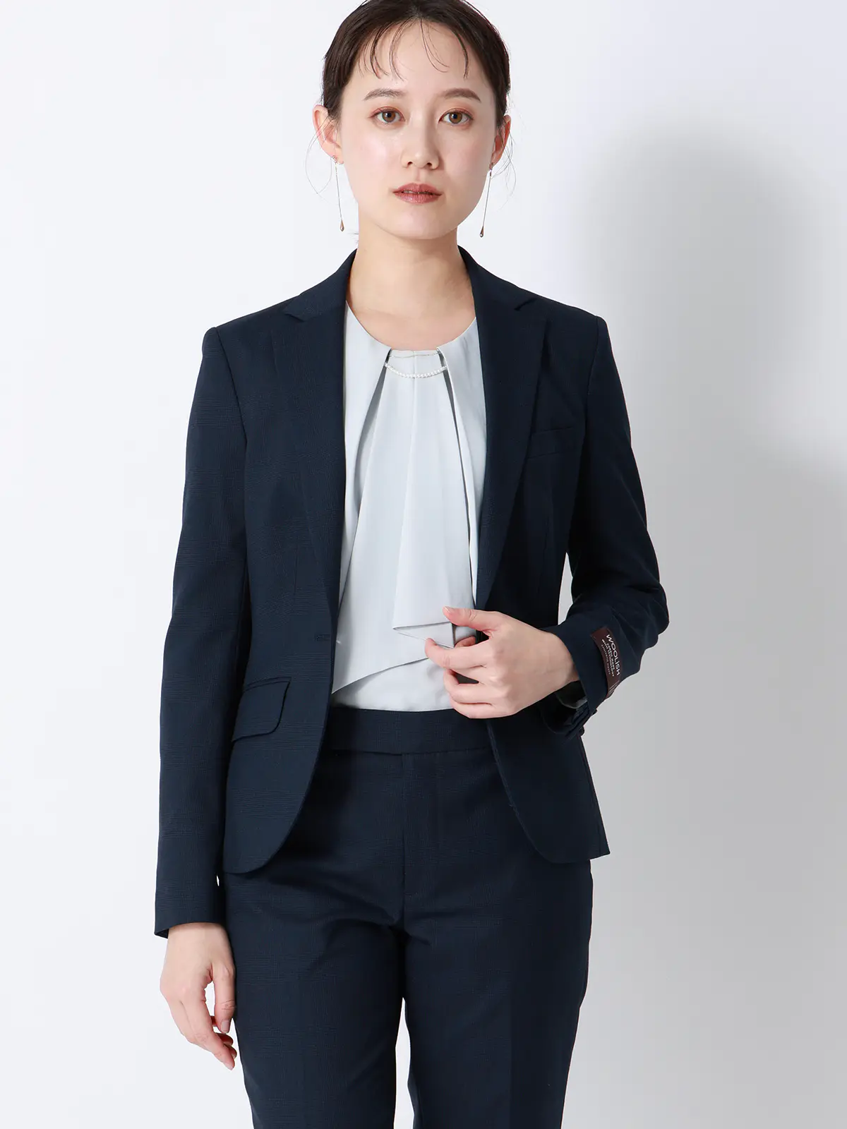 ボウタイブラウス／8分袖／ ウォッシャブル／NIR＋UVカット／無地／パール＆チェーンパーツ サックス 38(9号）