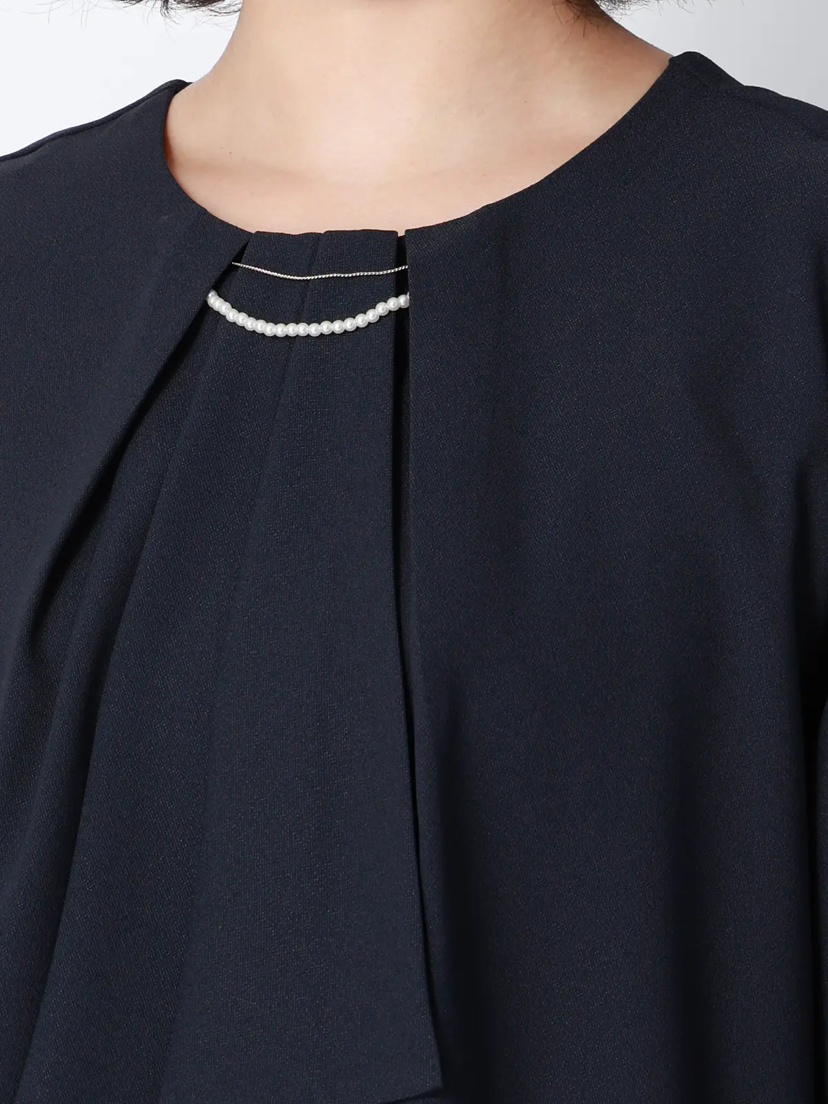 ボウタイブラウス／8分袖／ ウォッシャブル／NIR＋UVカット／無地／パール＆チェーンパーツ ネイビー 38(9号）