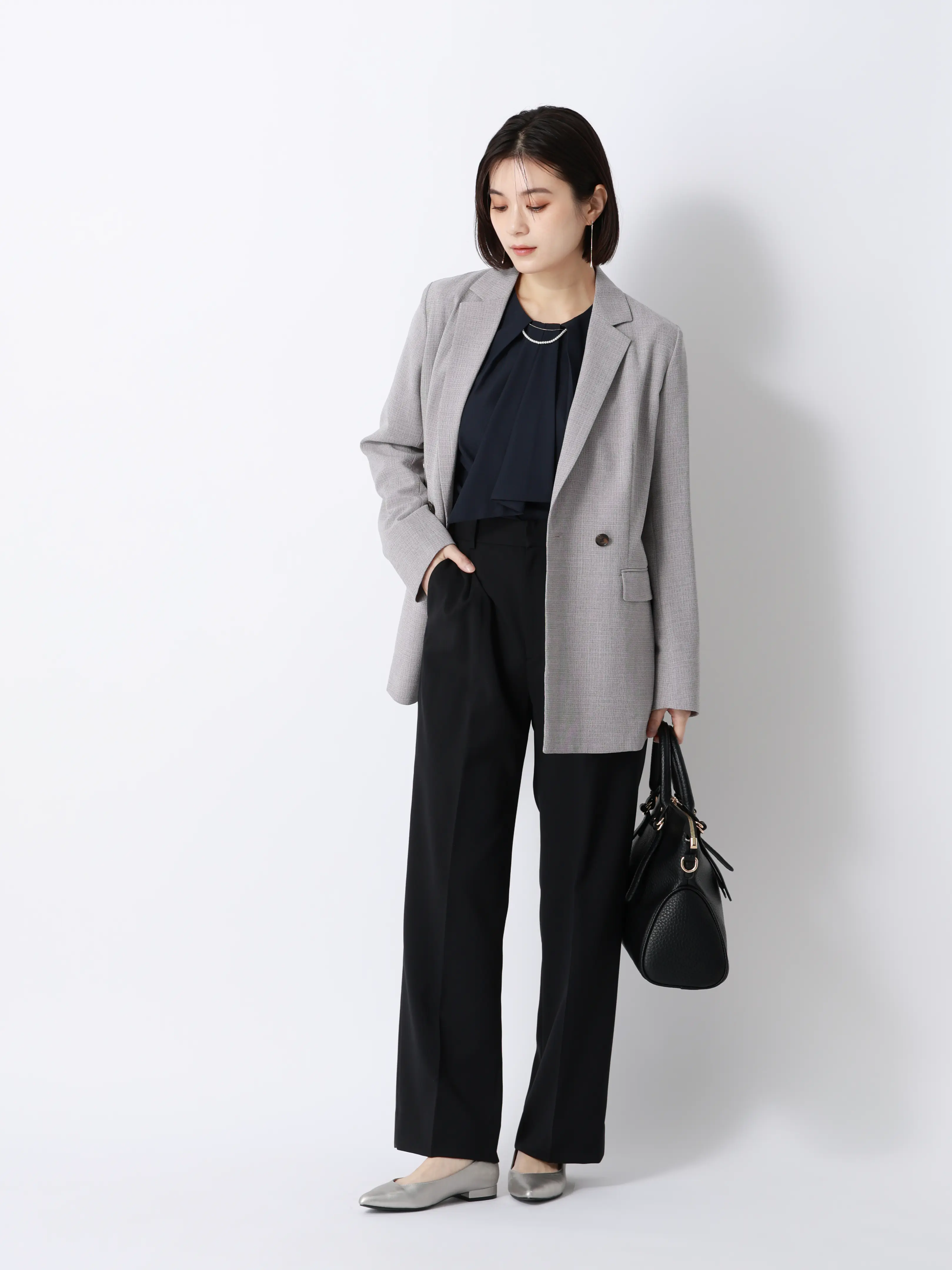 ボウタイブラウス／8分袖／ ウォッシャブル／NIR＋UVカット／無地／パール＆チェーンパーツ ネイビー 38(9号）