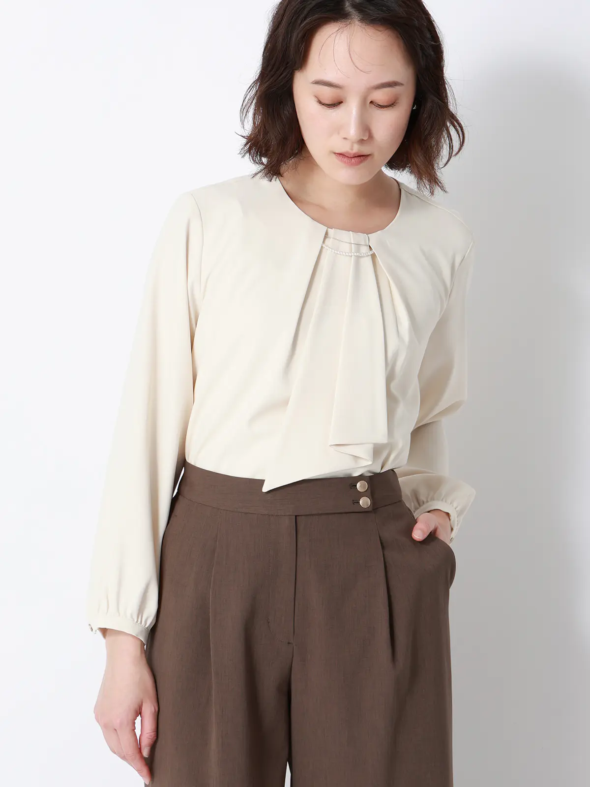 ボウタイブラウス／8分袖／ ウォッシャブル／NIR＋UVカット／無地／パール＆チェーンパーツ イエロー 38(9号）