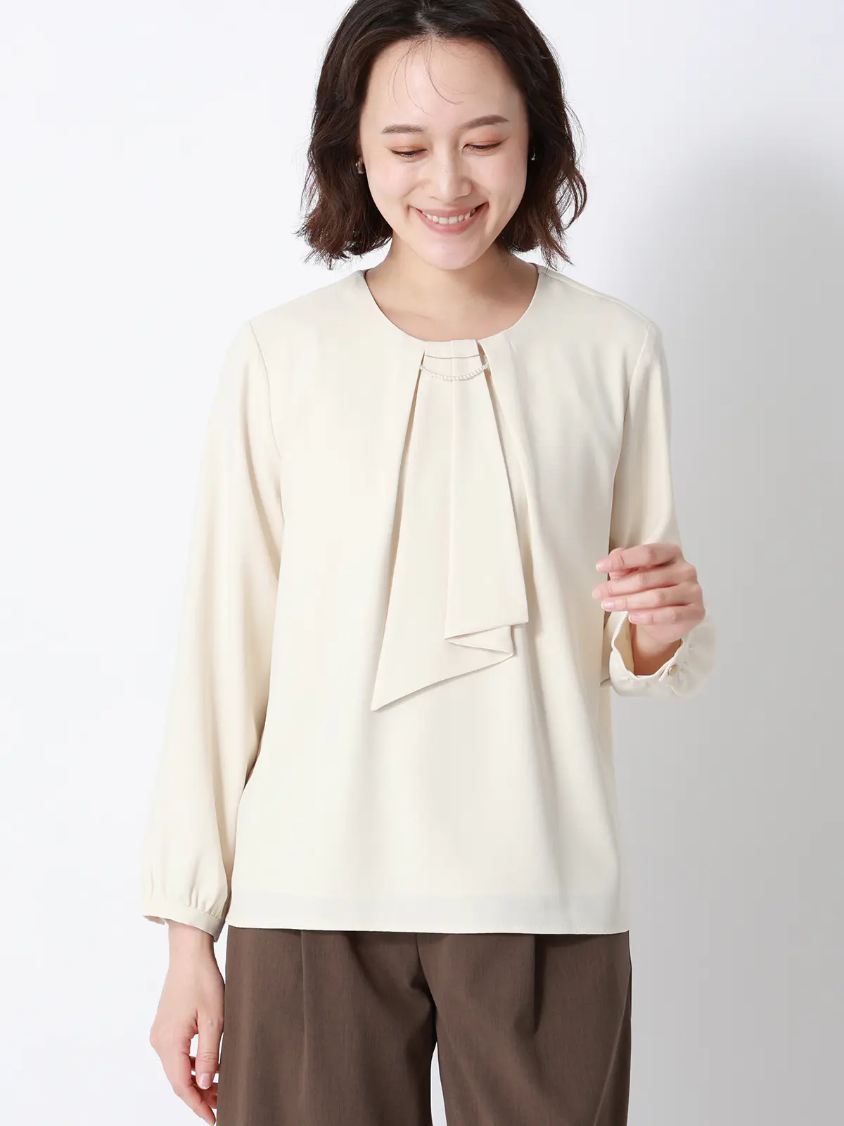 ボウタイブラウス／8分袖／ ウォッシャブル／NIR＋UVカット／無地／パール＆チェーンパーツ イエロー 38(9号）