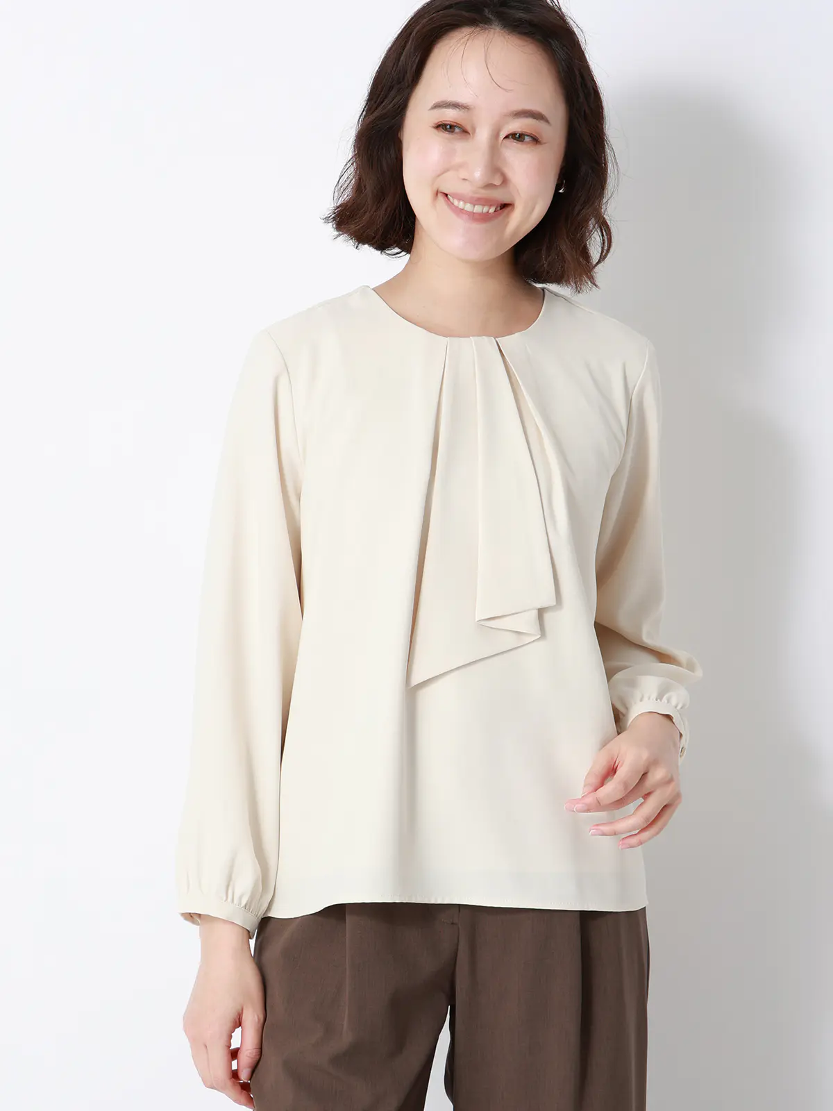 ボウタイブラウス／8分袖／ ウォッシャブル／NIR＋UVカット／無地／パール＆チェーンパーツ イエロー 38(9号）