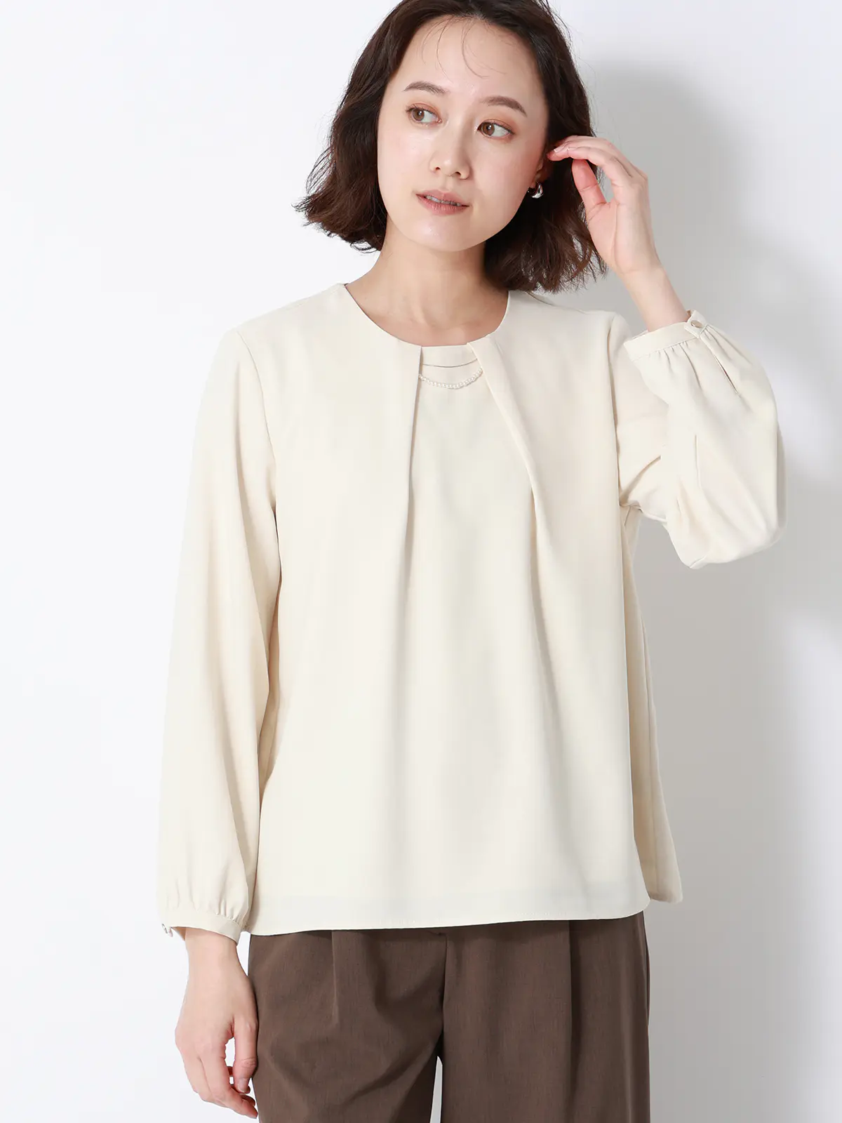 ボウタイブラウス／8分袖／ ウォッシャブル／NIR＋UVカット／無地／パール＆チェーンパーツ イエロー 38(9号）