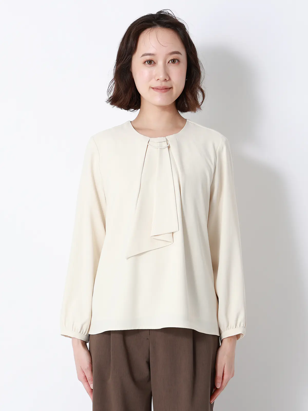 ボウタイブラウス／8分袖／ ウォッシャブル／NIR＋UVカット／無地／パール＆チェーンパーツ イエロー 38(9号）