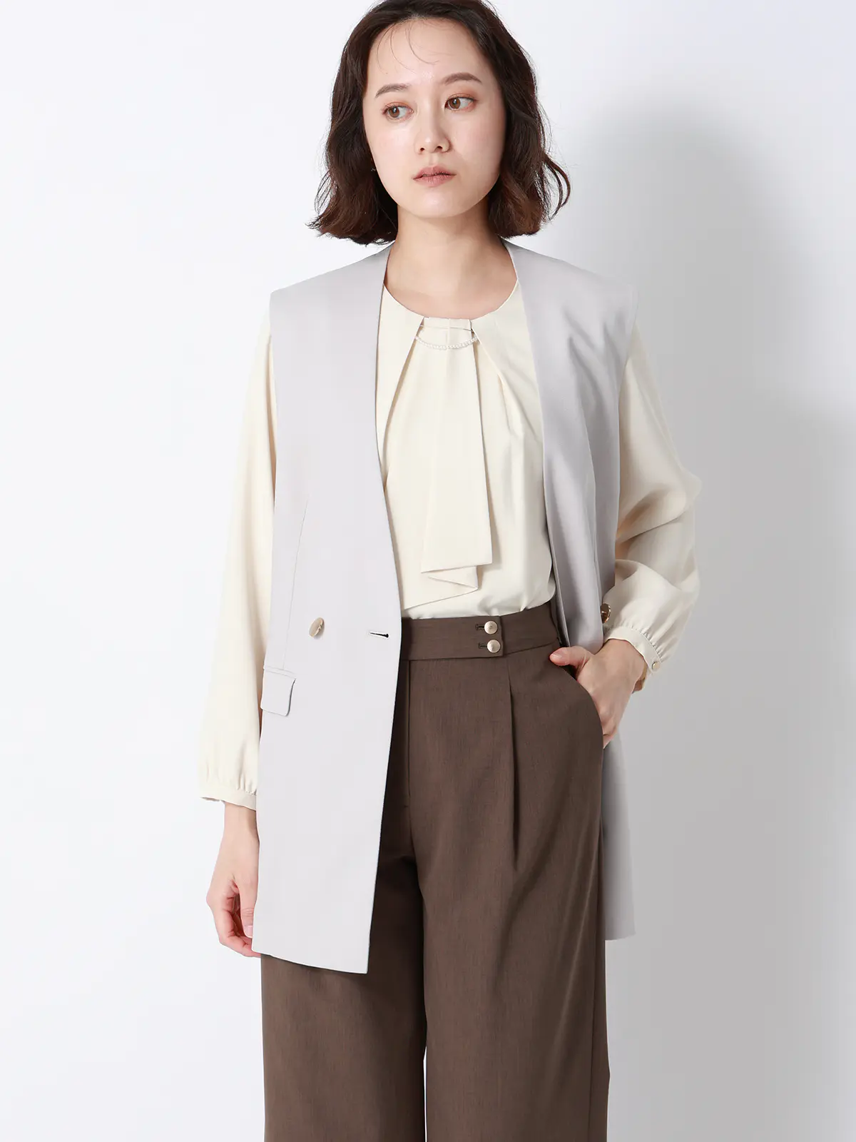 ボウタイブラウス／8分袖／ ウォッシャブル／NIR＋UVカット／無地／パール＆チェーンパーツ イエロー 38(9号）