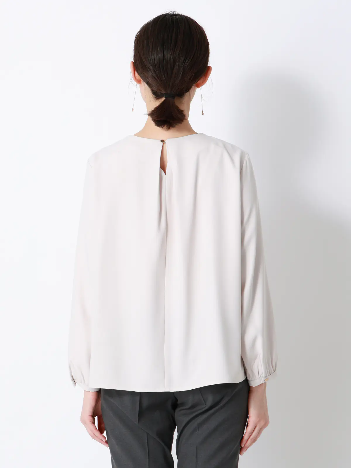 ボウタイブラウス／8分袖／ ウォッシャブル／NIR＋UVカット／無地／パール＆チェーンパーツ ピンク 38(9号）