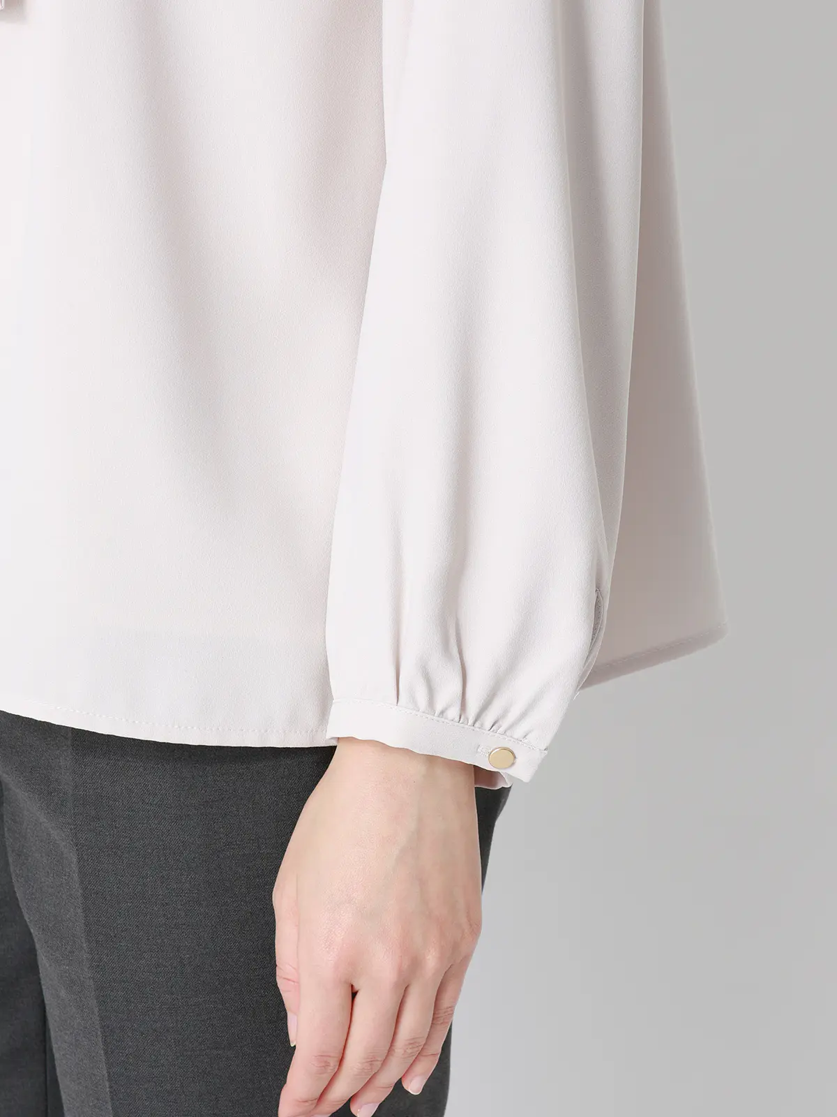 ボウタイブラウス／8分袖／ ウォッシャブル／NIR＋UVカット／無地／パール＆チェーンパーツ ピンク 38(9号）