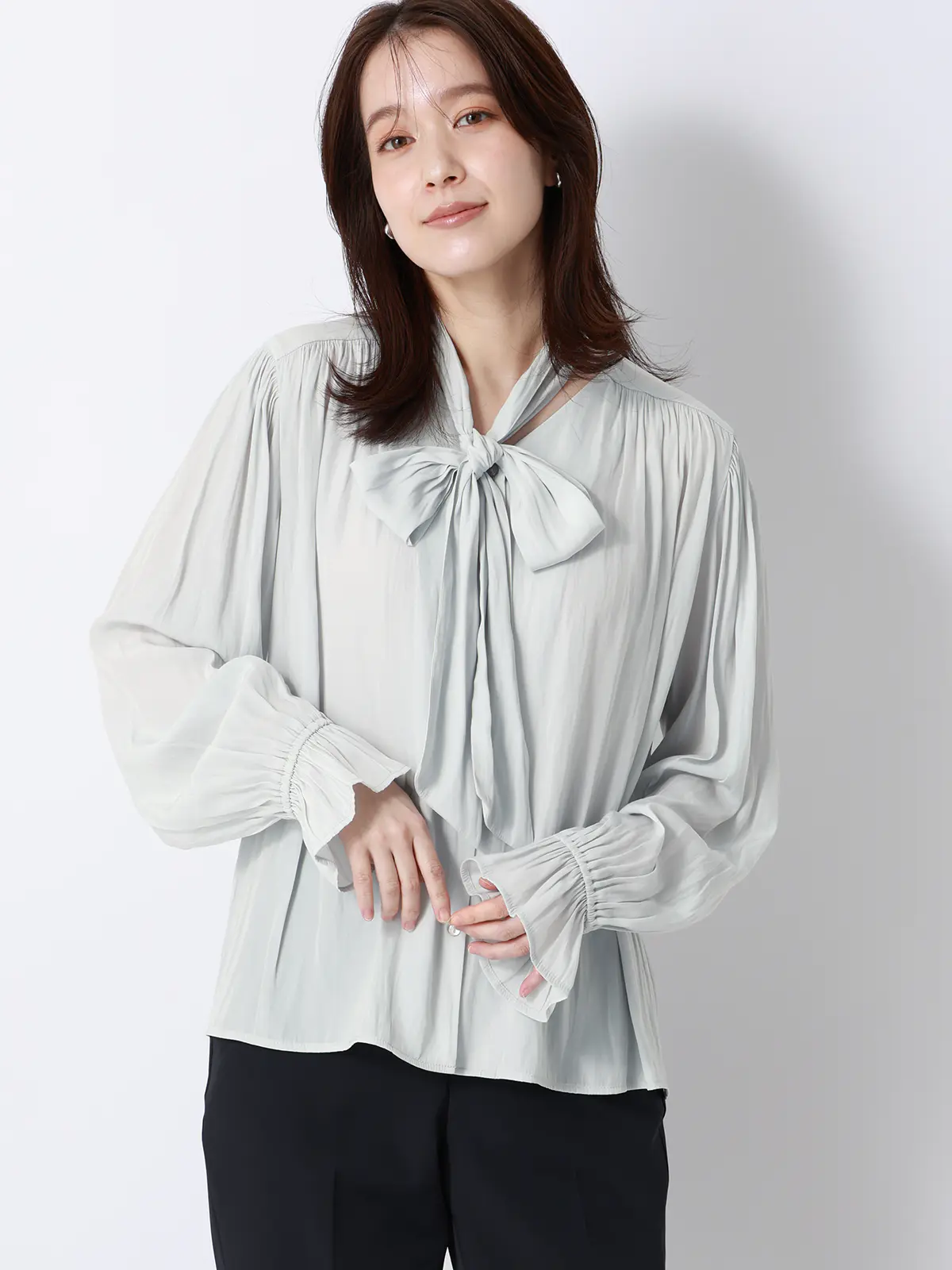 ボウタイブラウス/ウォッシャブル/接触冷感/割繊ポリエステル/無地 サックス 38(9号)