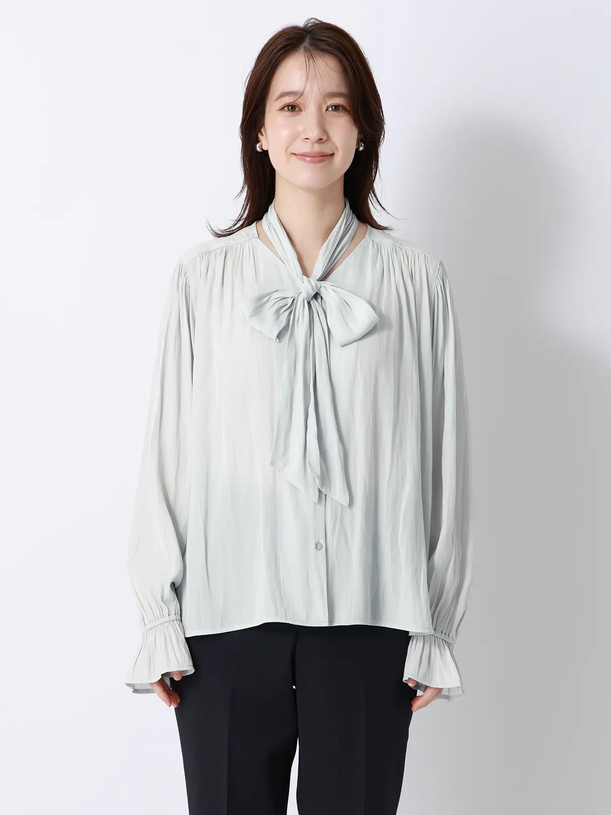 ボウタイブラウス/ウォッシャブル/接触冷感/割繊ポリエステル/無地 サックス 38(9号)