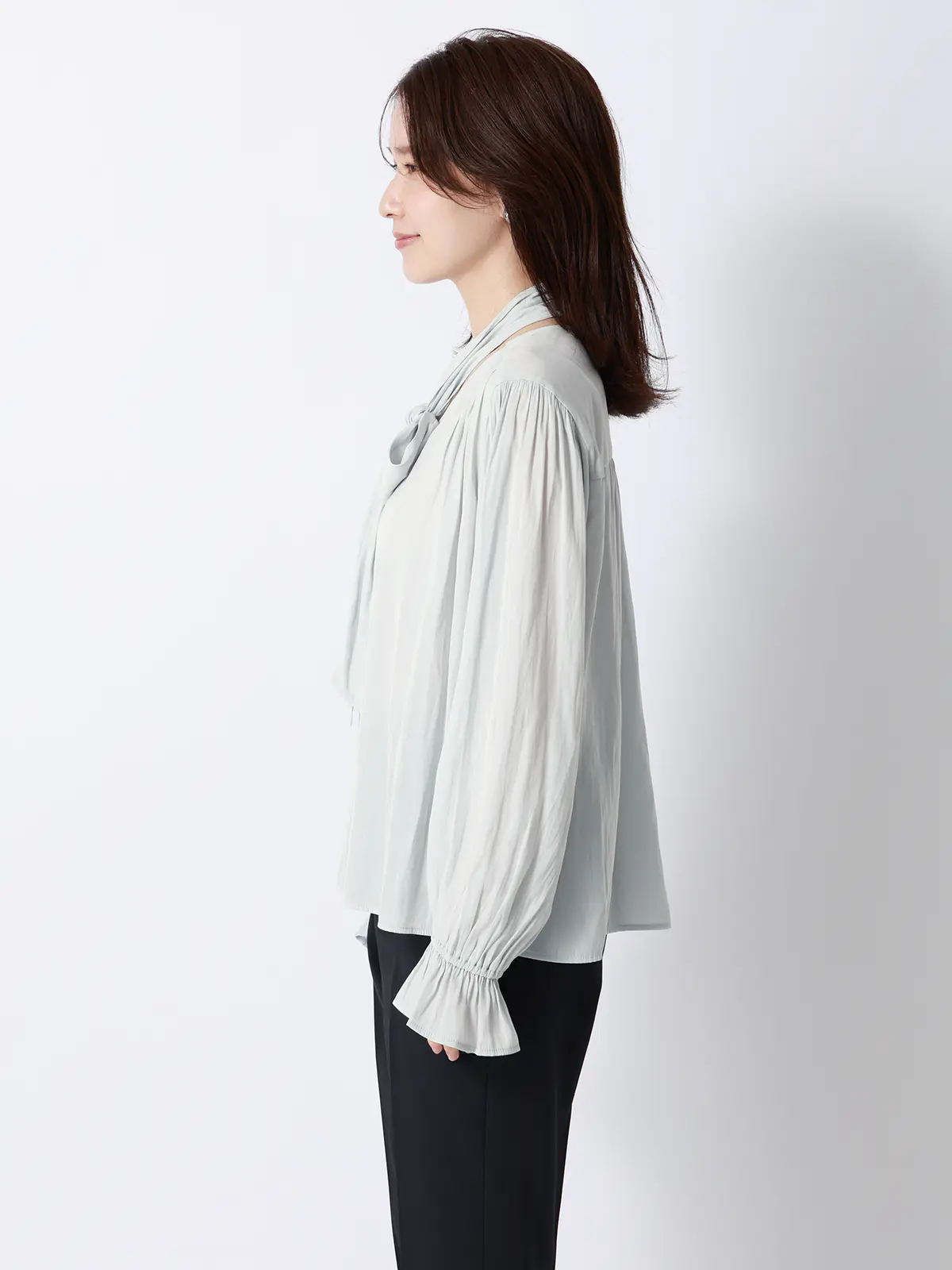 ボウタイブラウス/ウォッシャブル/接触冷感/割繊ポリエステル/無地 サックス 38(9号)