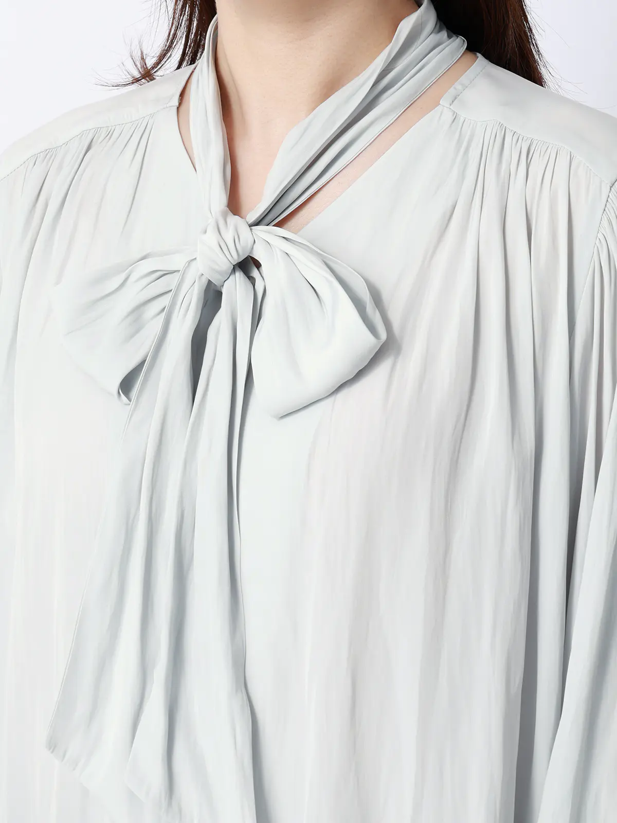 ボウタイブラウス/ウォッシャブル/接触冷感/割繊ポリエステル/無地 サックス 38(9号)