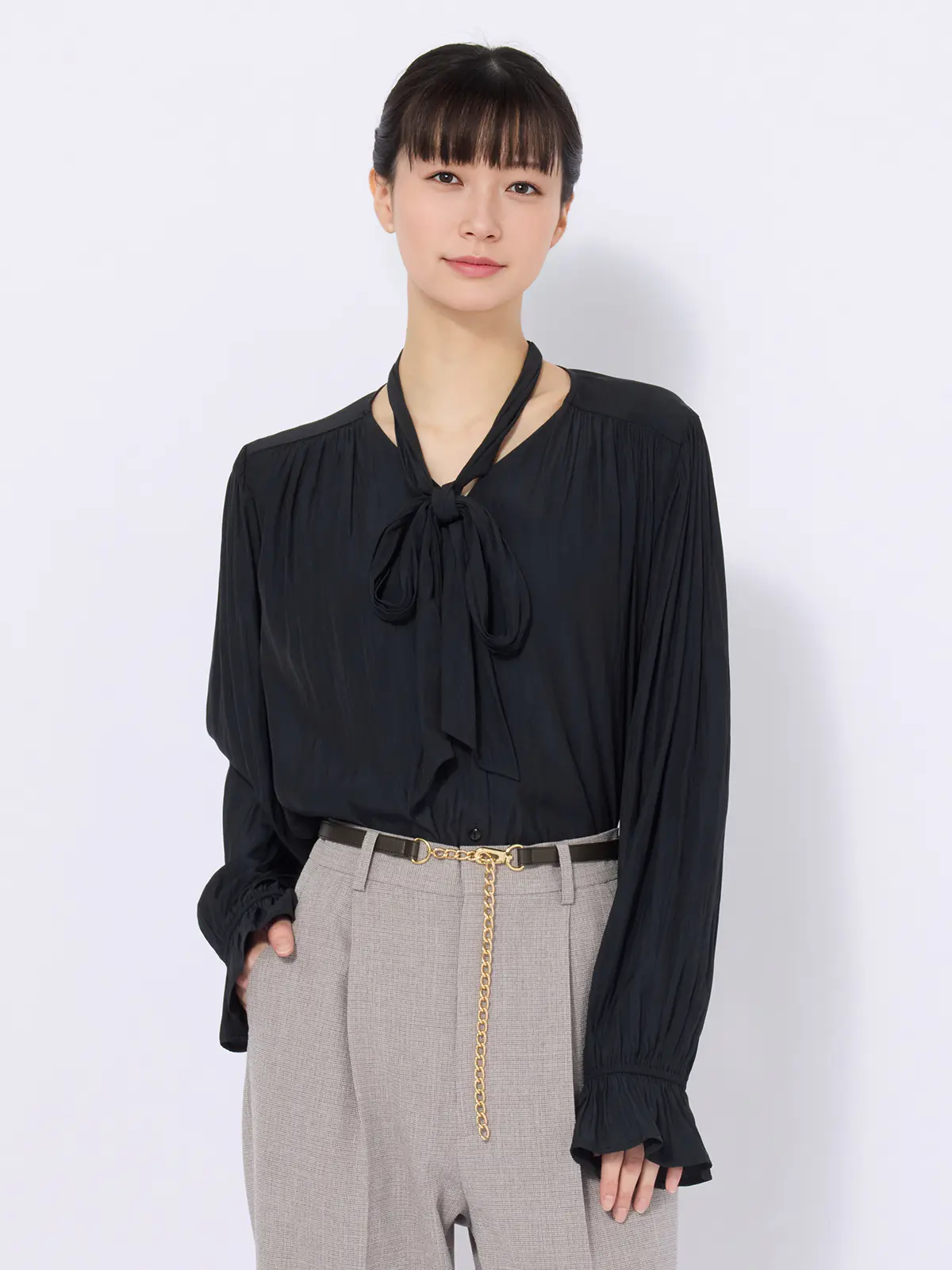 ボウタイブラウス／ウォッシャブル／接触冷感／割繊ポリエステル／無地 ネイビー 40(11号）