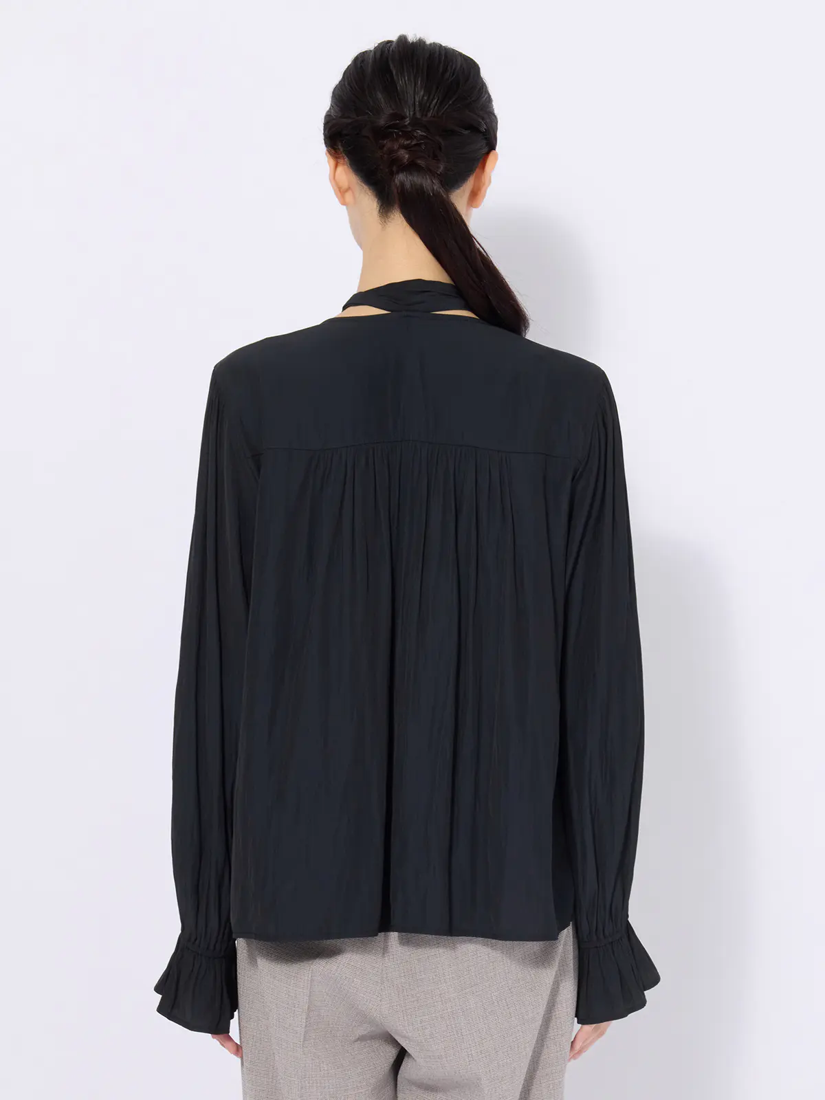 ボウタイブラウス／ウォッシャブル／接触冷感／割繊ポリエステル／無地 ネイビー 40(11号）