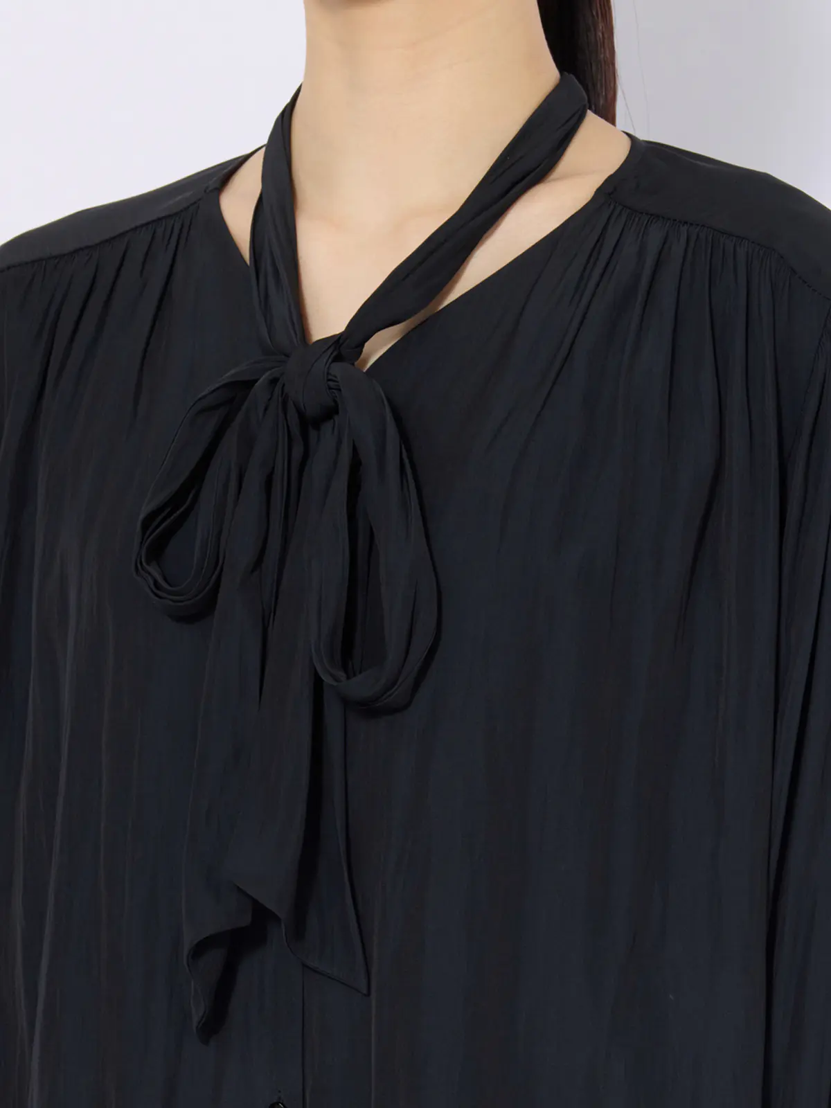 ボウタイブラウス／ウォッシャブル／接触冷感／割繊ポリエステル／無地 ネイビー 40(11号）