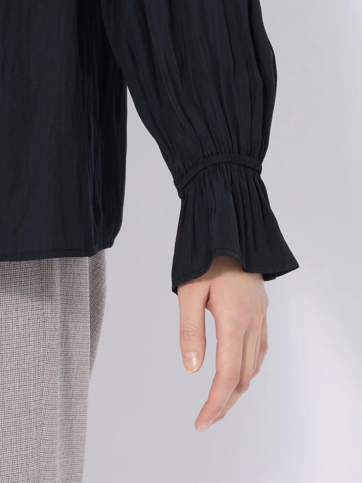 ボウタイブラウス／ウォッシャブル／接触冷感／割繊ポリエステル／無地 ネイビー 40(11号）