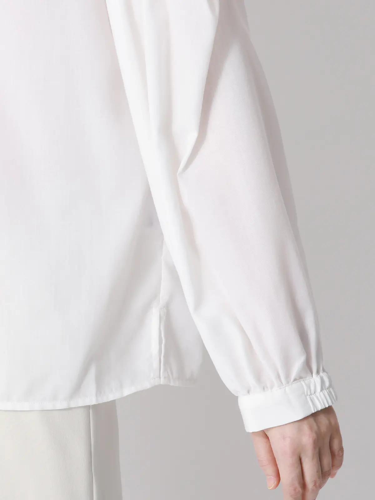 CHANTOWA／シアーハイネックボウタイブラウス／ウォッシャブル／ポリエステル／無地 ホワイト F