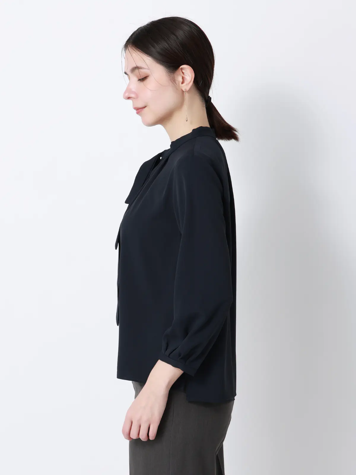 ボウタイブラウス／7分袖／ウォッシャブル／ジョーゼット／メタルパーツ ネイビー 38(9号）