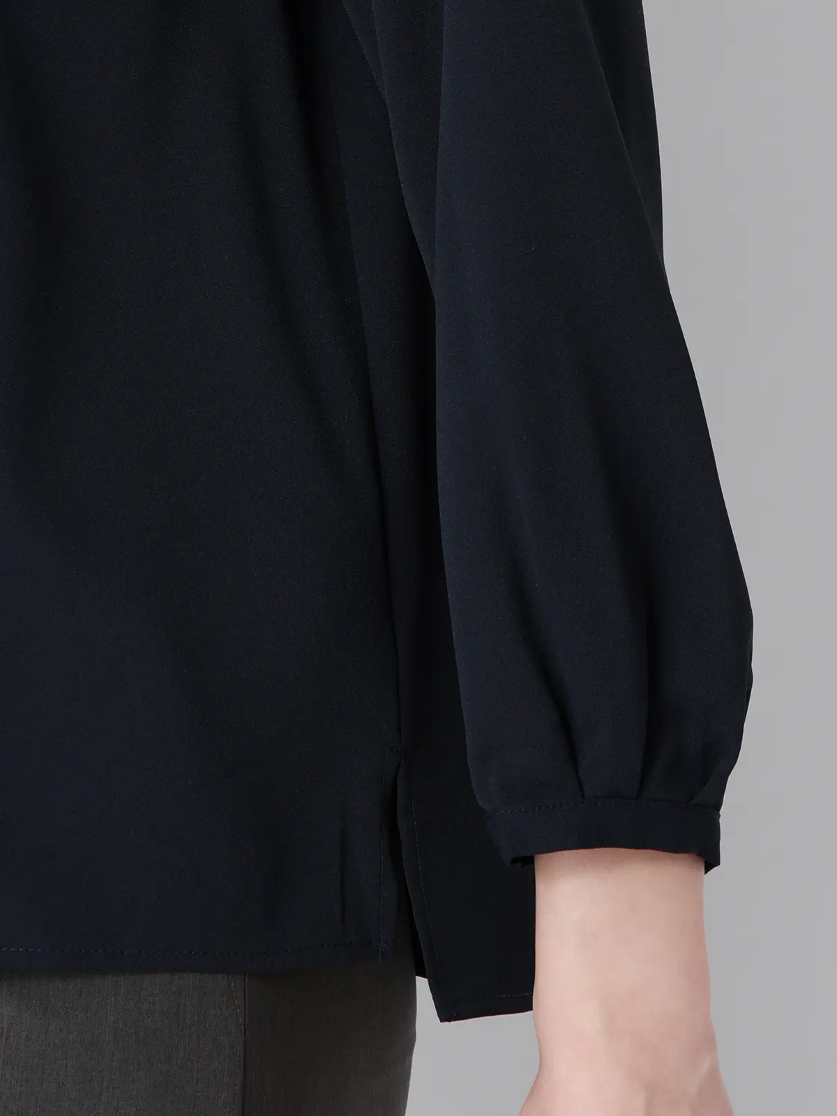 ボウタイブラウス／7分袖／ウォッシャブル／ジョーゼット／メタルパーツ ネイビー 38(9号）