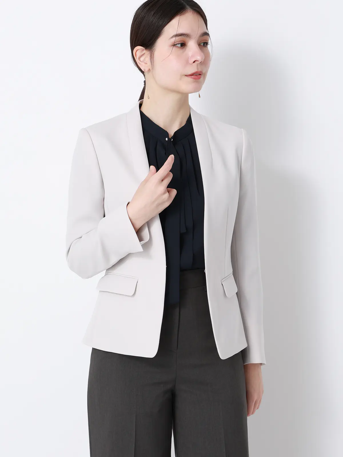 ボウタイブラウス／7分袖／ウォッシャブル／ジョーゼット／メタルパーツ ネイビー 38(9号）