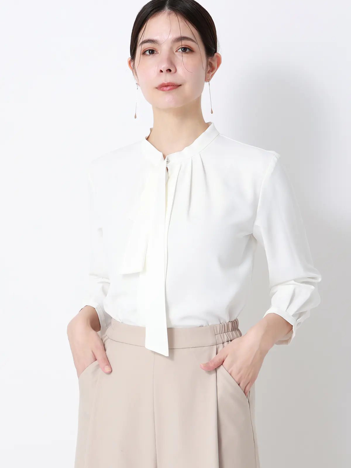 ボウタイブラウス／7分袖／ウォッシャブル／ジョーゼット／メタルパーツ オフホワイト 38(9号）