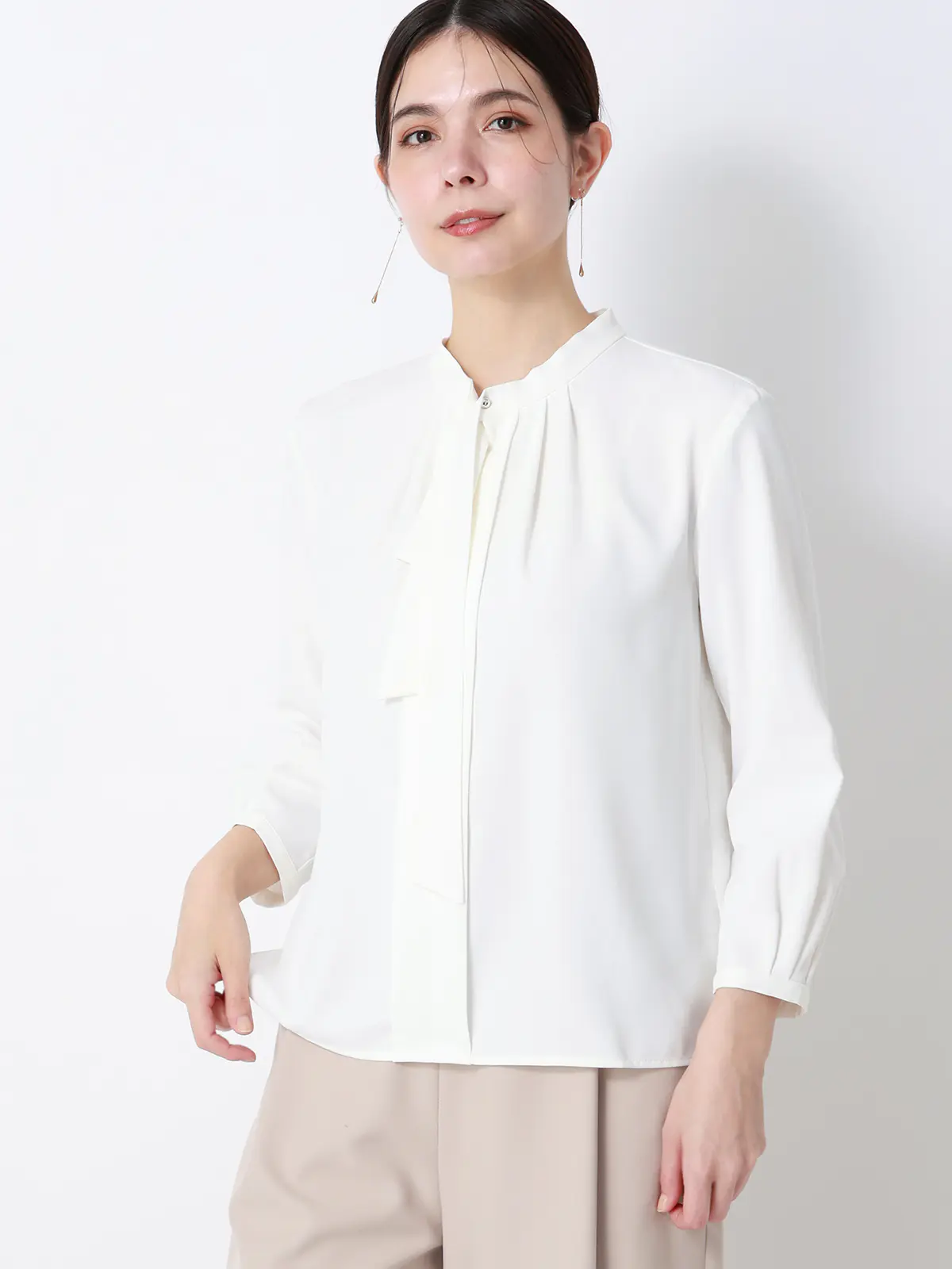 ボウタイブラウス／7分袖／ウォッシャブル／ジョーゼット／メタルパーツ オフホワイト 38(9号）