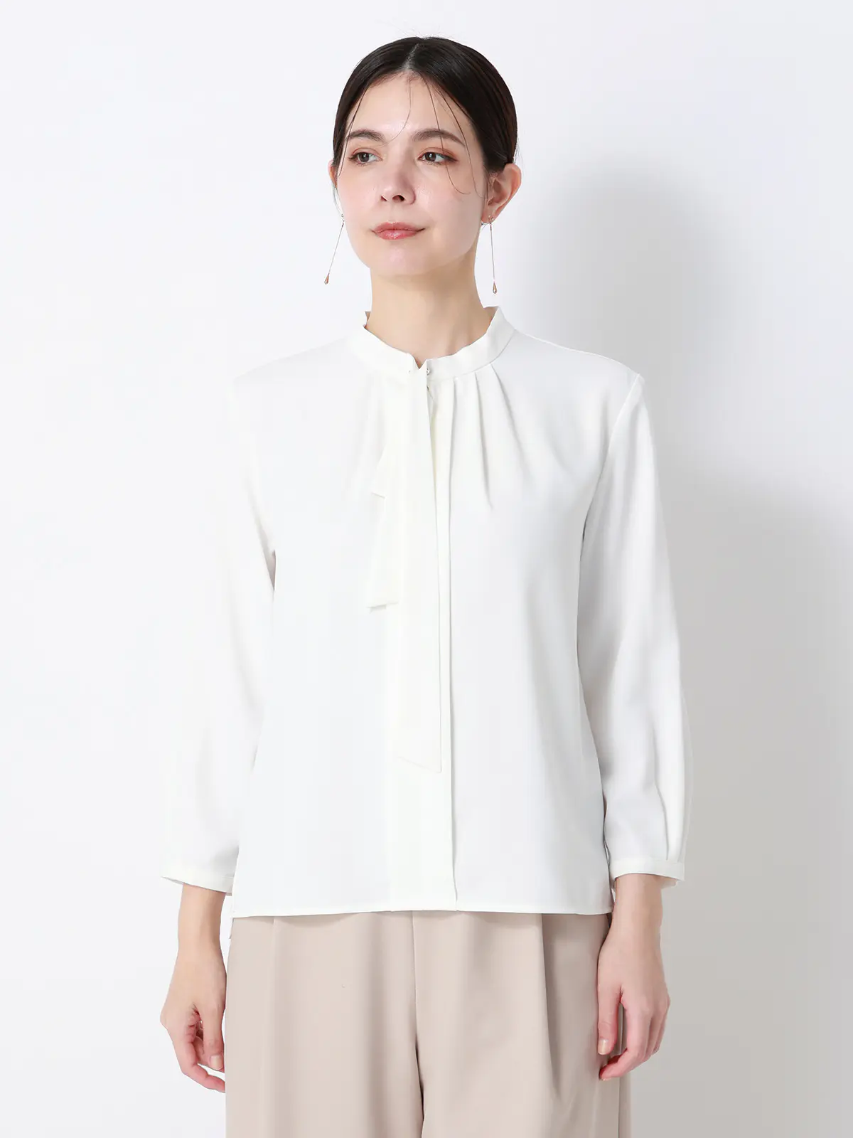 ボウタイブラウス／7分袖／ウォッシャブル／ジョーゼット／メタルパーツ オフホワイト 38(9号）