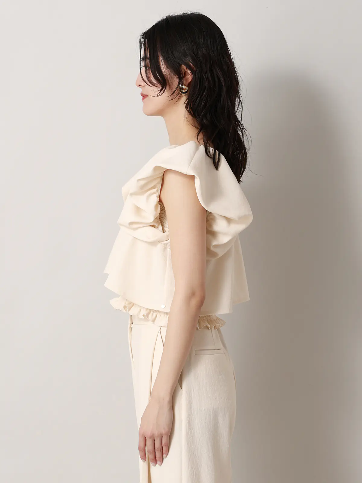 【2／23　23:59までWEB先行販売中】CIS.／オフショルダートップス&インナーキャミソール オフホワイト 36(7号）