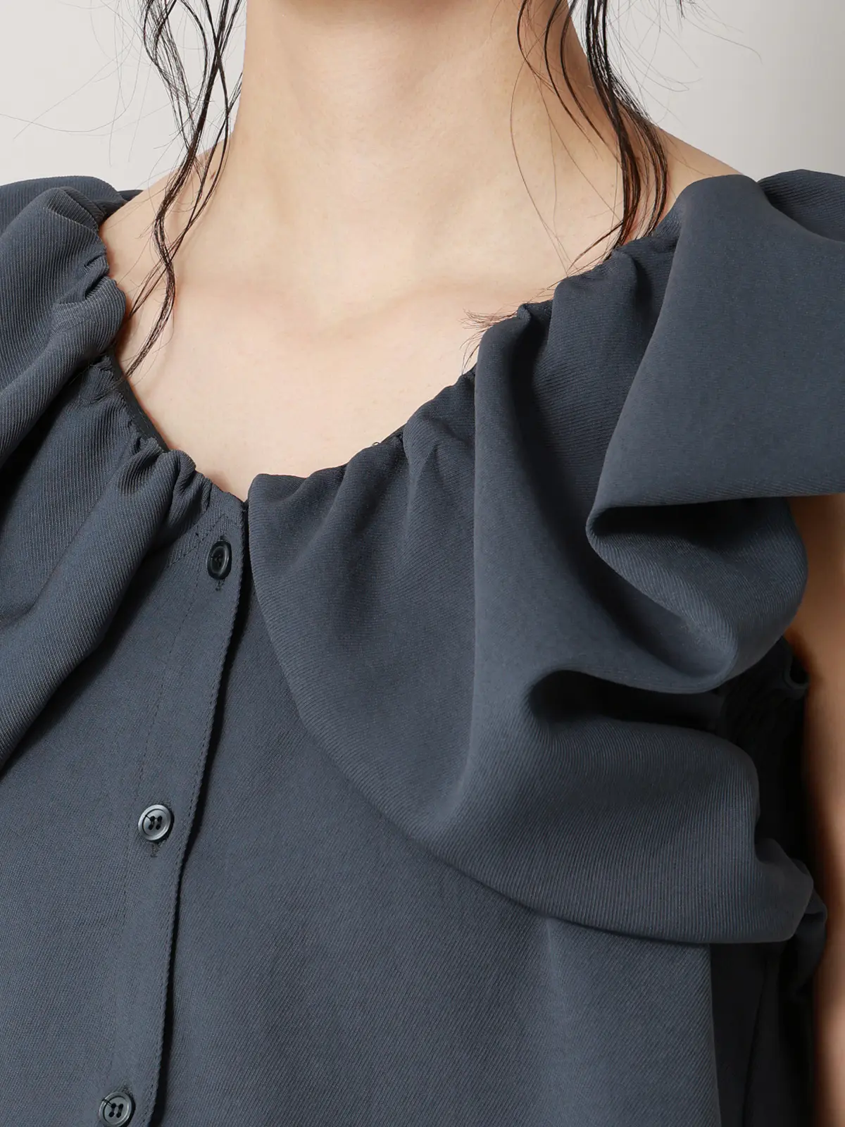 【2／23　23:59までWEB先行販売中】CIS.／オフショルダートップス&インナーキャミソール ネイビー 36(7号）