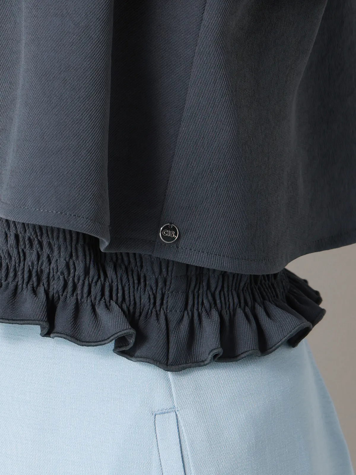 【2／23　23:59までWEB先行販売中】CIS.／オフショルダートップス&インナーキャミソール ネイビー 36(7号）