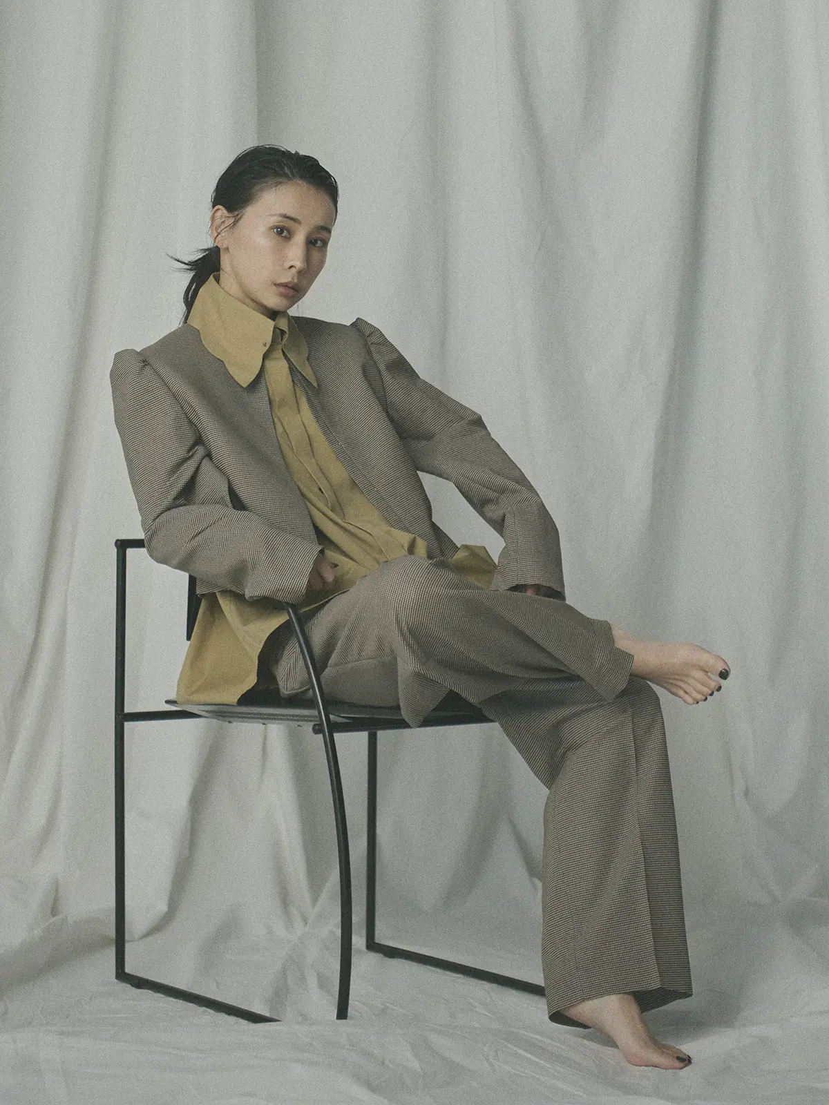 【2／23　23:59までWEB先行販売中】CIS.／スカラップ＆ピンホールカラーシャツ ベージュ 36(7号）