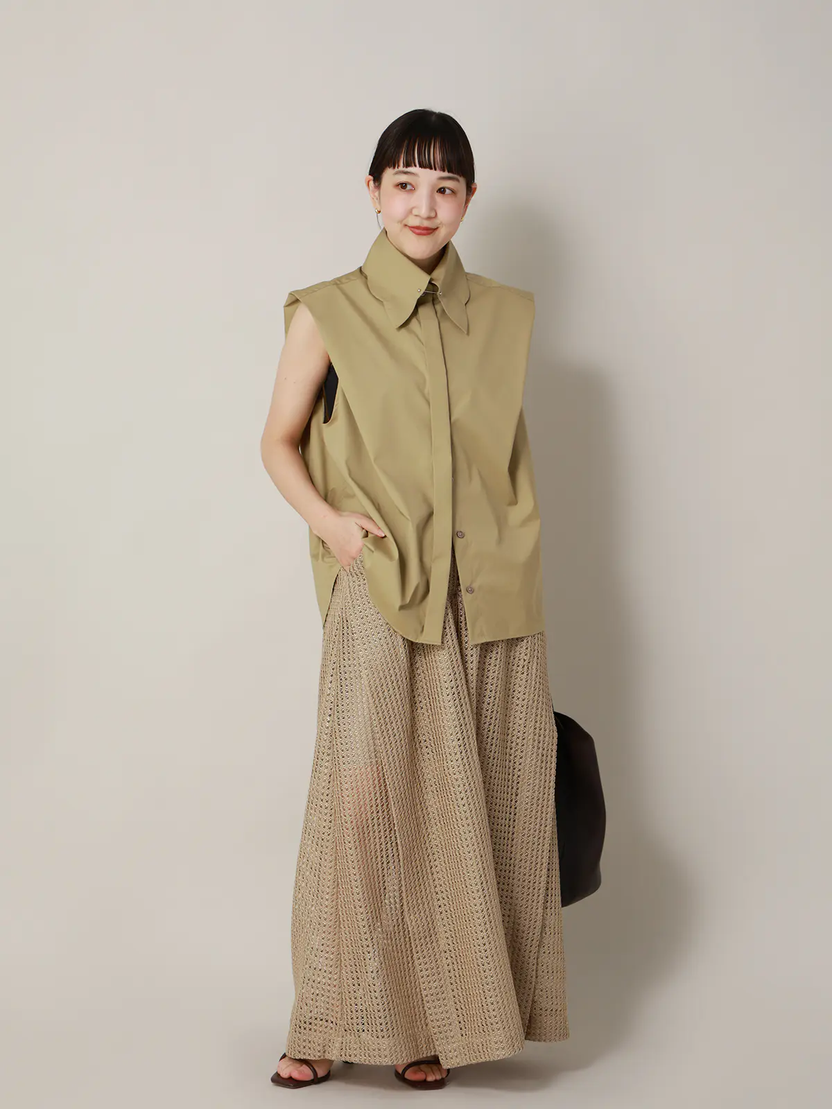 【2／23　23:59までWEB先行販売中】CIS.／スカラップ＆ピンホールカラーシャツ ベージュ 36(7号）